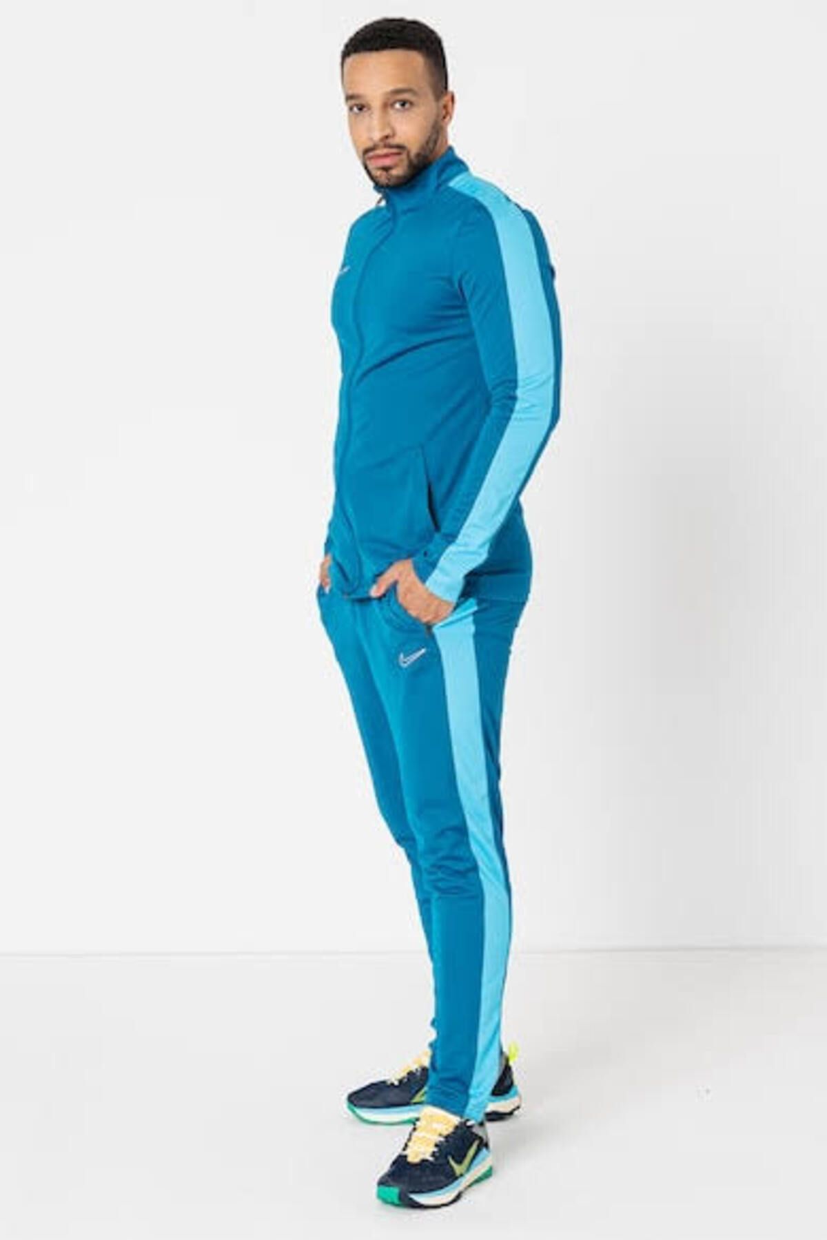 Nike store tight tracksuit