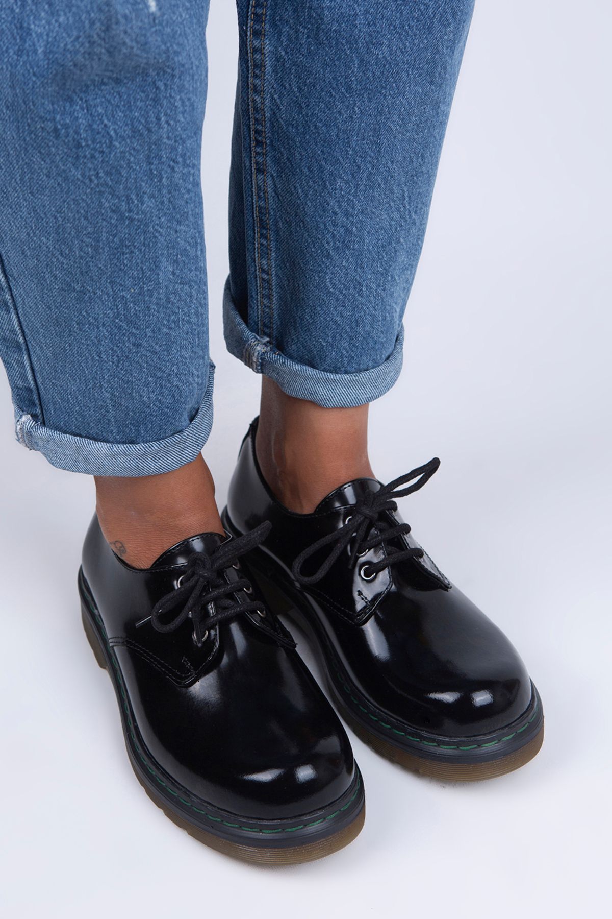 Manijero Flats Black Wedge