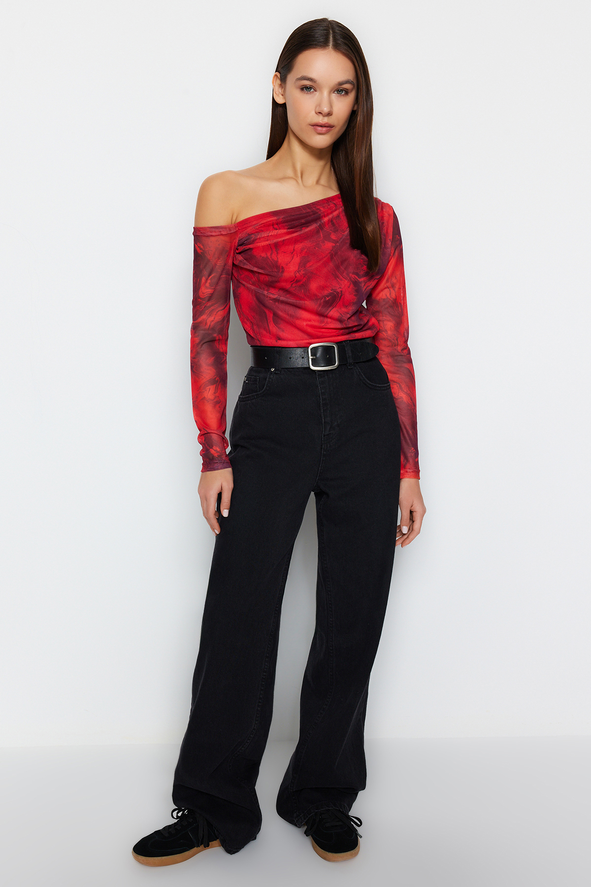 Trendyol Collection Aszimmetrikus nyakkivágású vörös tüll kötött blúz - bélelt testhezálló TWOAW24BZ00051