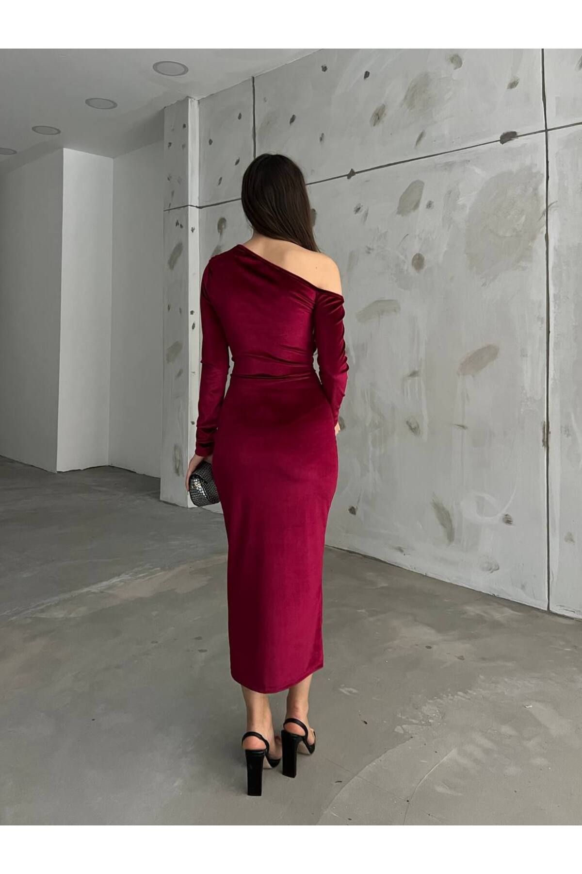 https://cdn.dsmcdn.com/ty1077/product/media/images/prod/SPM/PIM/20231204/21/9d4b9e8b-2355-38db-9c18-b6aece05216e/1_org_zoom.jpg