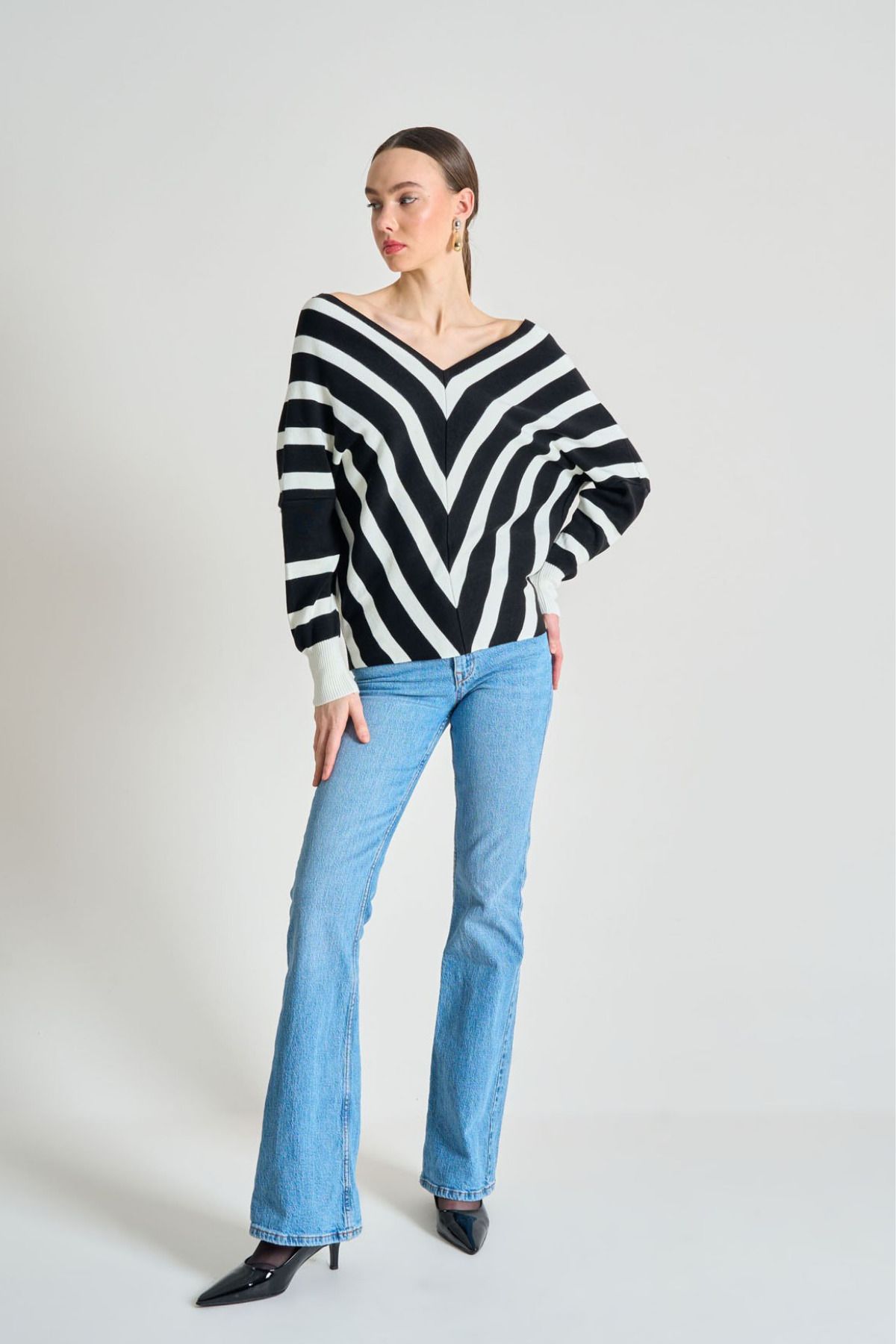 LOOSH Women s Deep V Neck Black Striped Oversize Sweater Trendyol