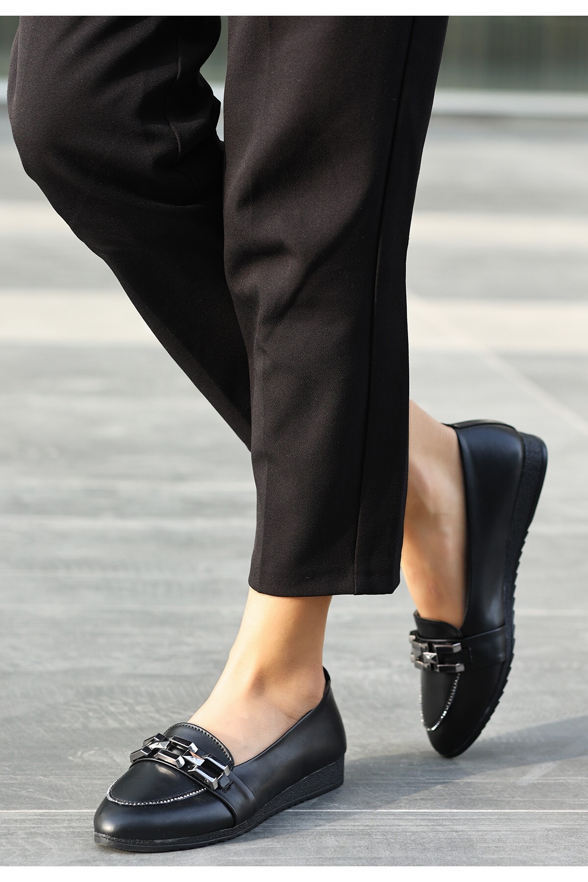 Dois Siyah Cilt Babet Ayakkabı