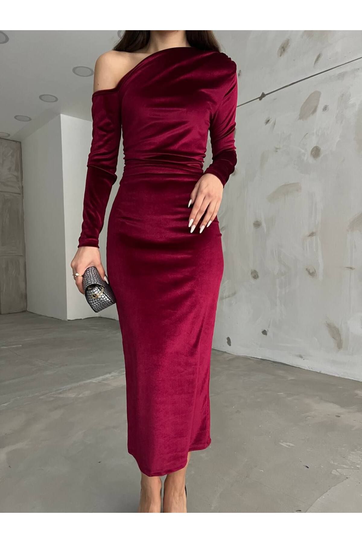 vêtements de velours épaulés