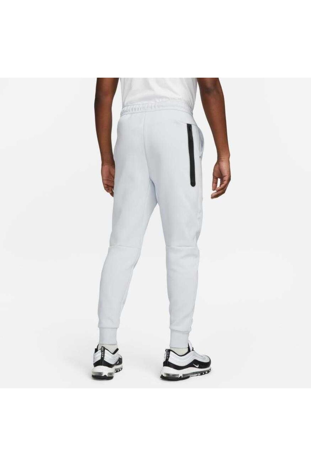 White nike joggers top