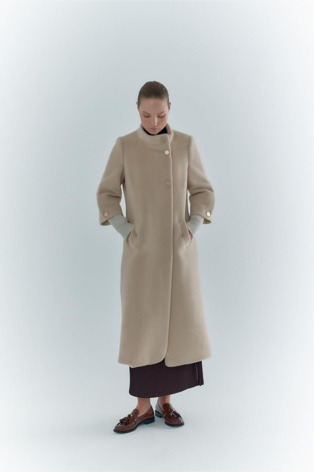 Beige boyfriend coat shop