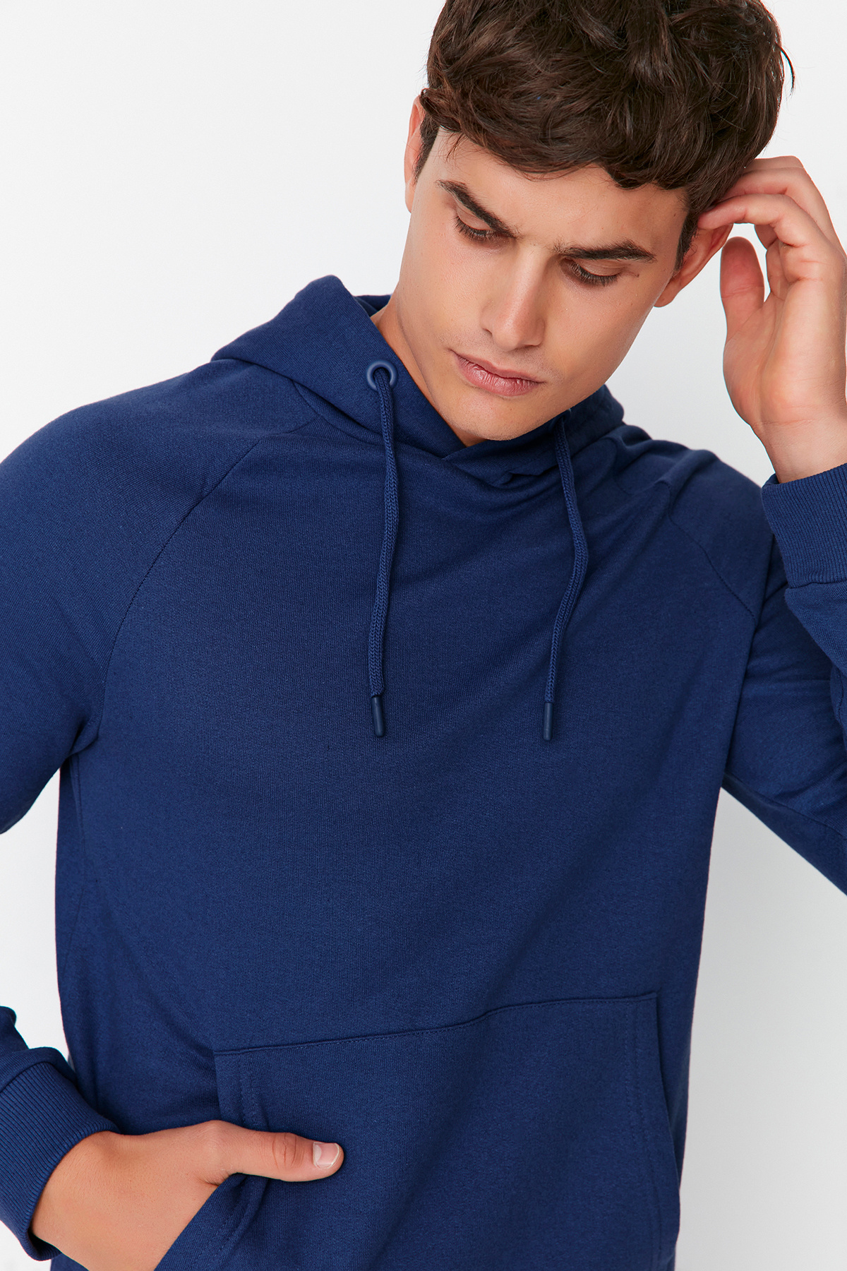 Trendyol Collection-Fleecová mikina s kapucí v námořnické modré – Regular Fit TMNAW23SW00194 3