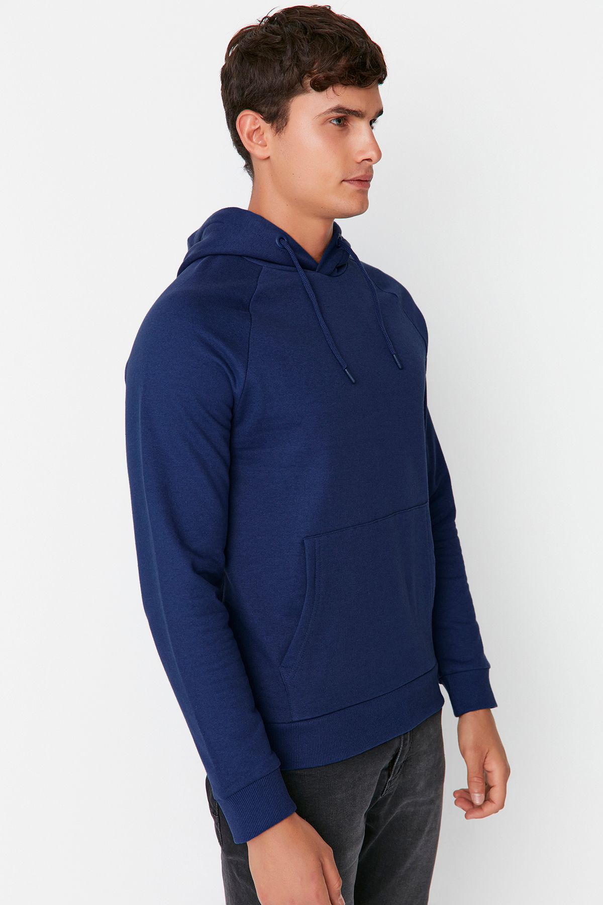 Trendyol Collection-Fleecová mikina s kapucí v námořnické modré – Regular Fit TMNAW23SW00194 5