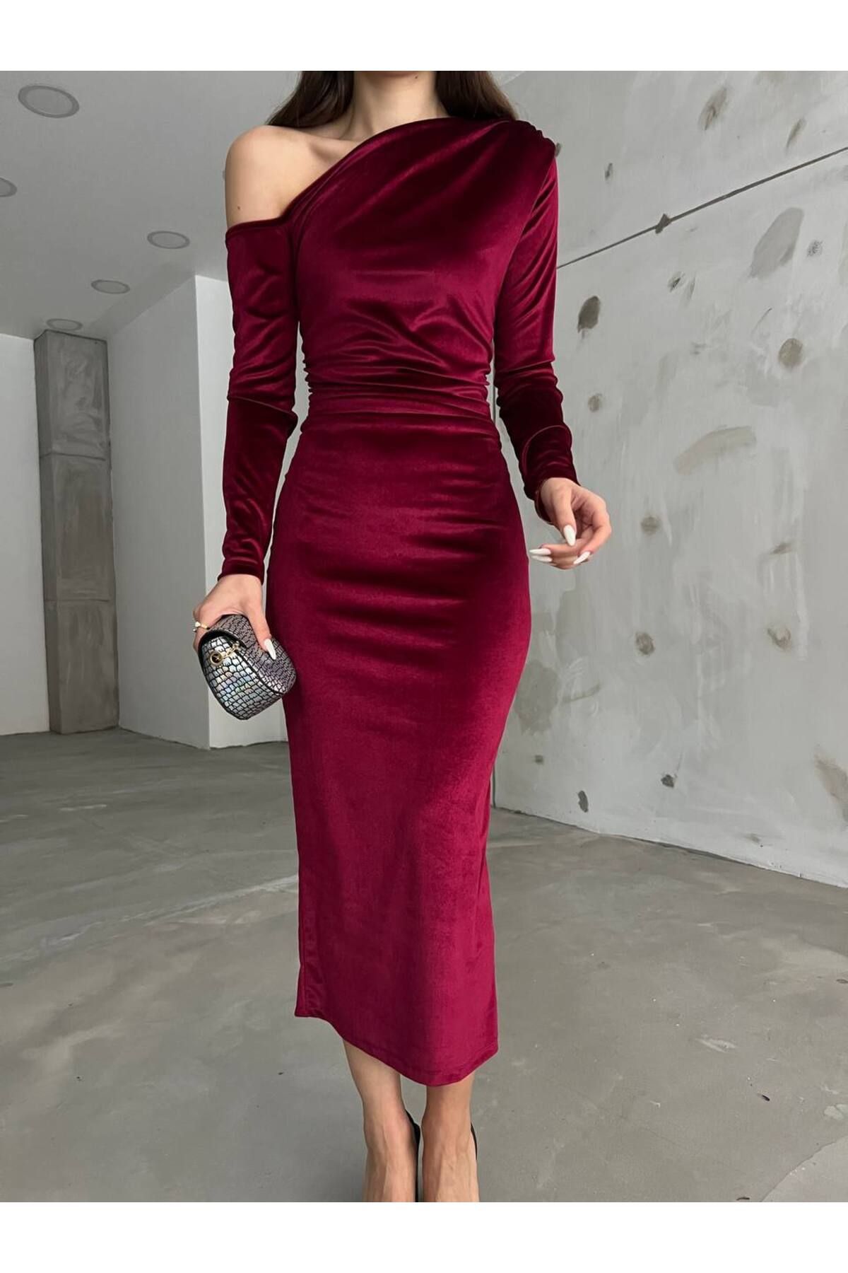 https://cdn.dsmcdn.com/ty1079/product/media/images/prod/SPM/PIM/20231204/21/1ddeef41-5208-3a6b-a0a5-57dbc71c2e1d/1_org_zoom.jpg