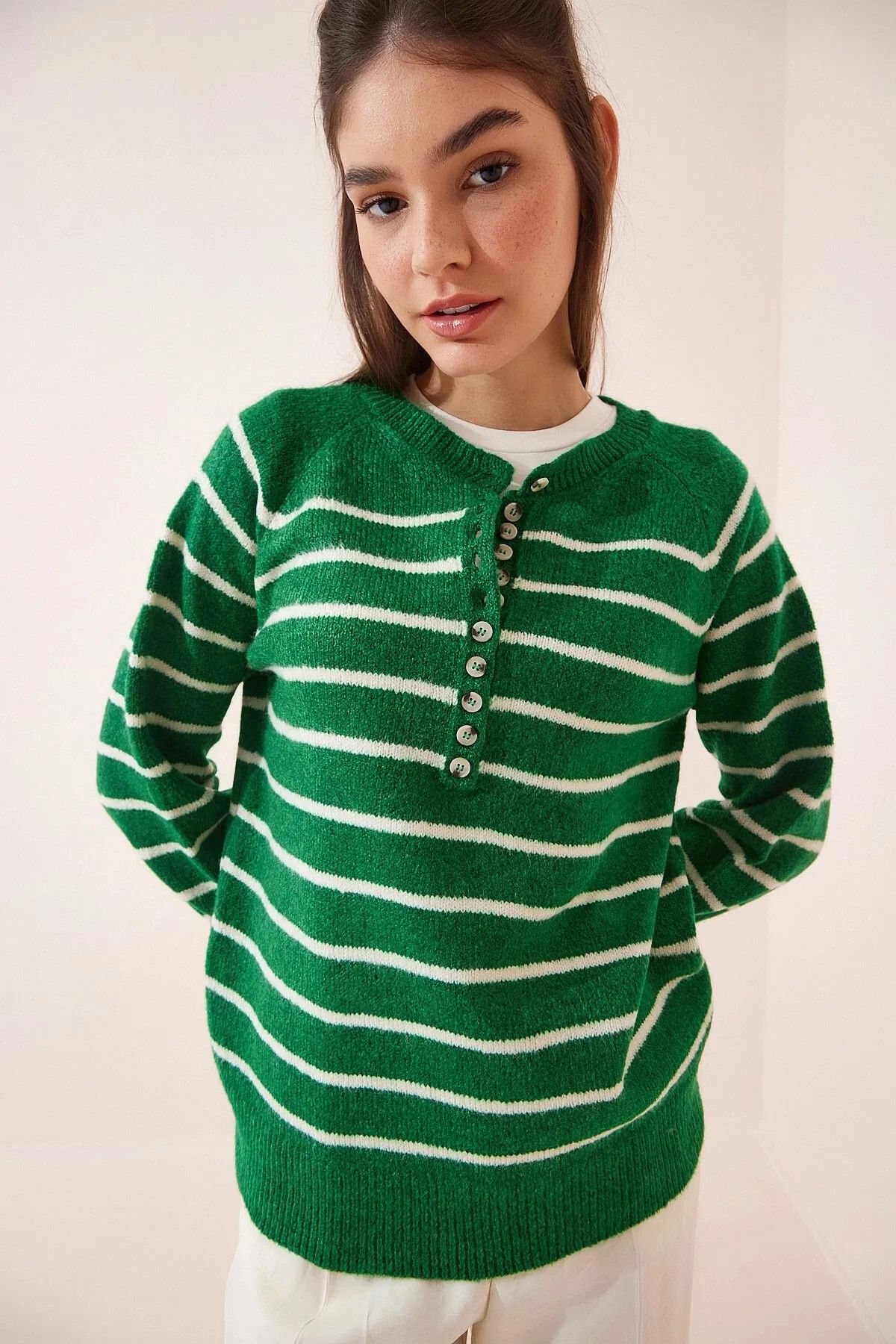 hazelin Women s Dark Green Lightweight Balloon Sleeve Red Striped Button Up Collar Knitwear Sweater HZL23W BD1101491
