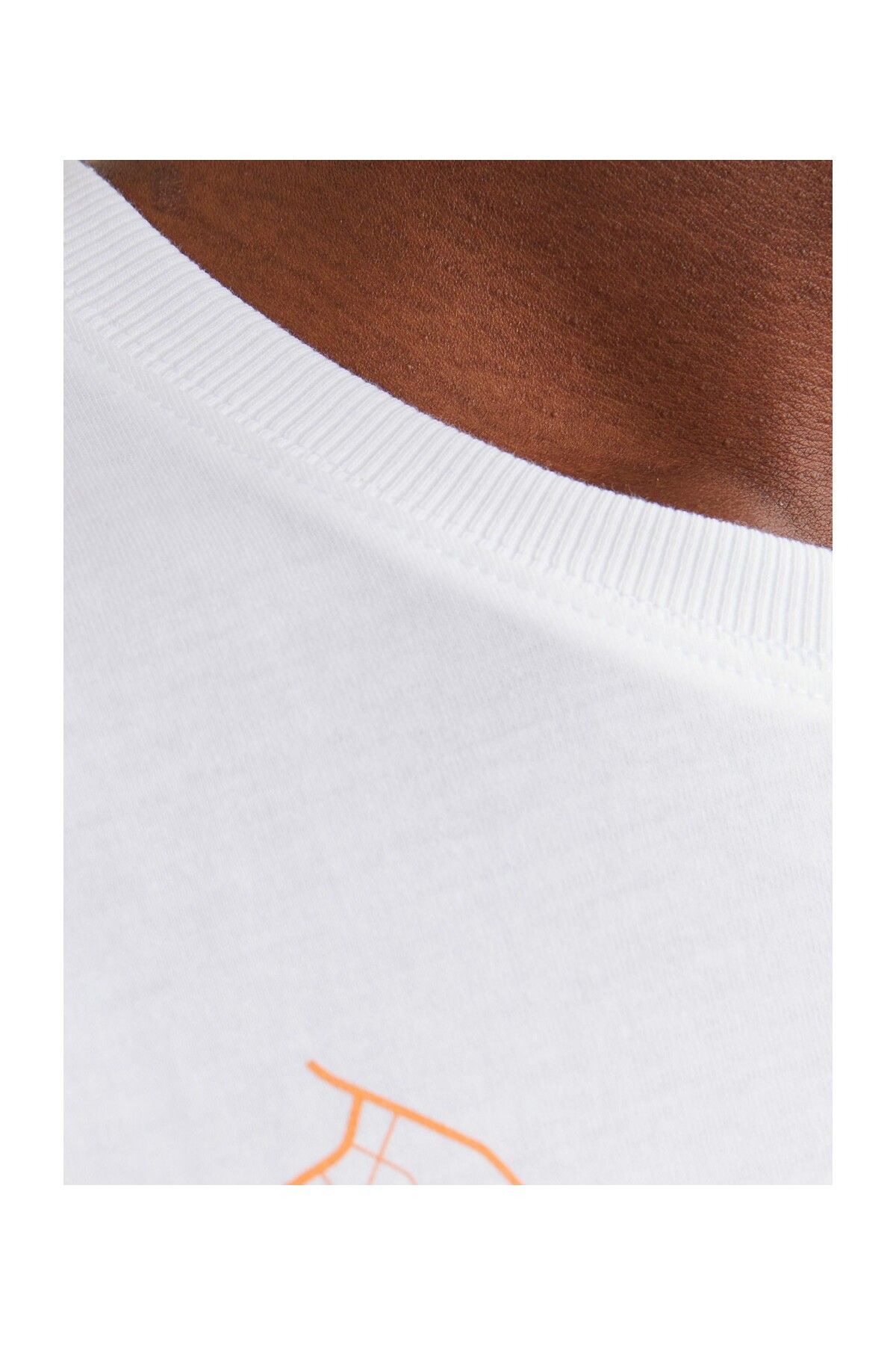 تی شرت سفید مردانه Jack Jones یقه خدمه طرح دار Jack & Jones