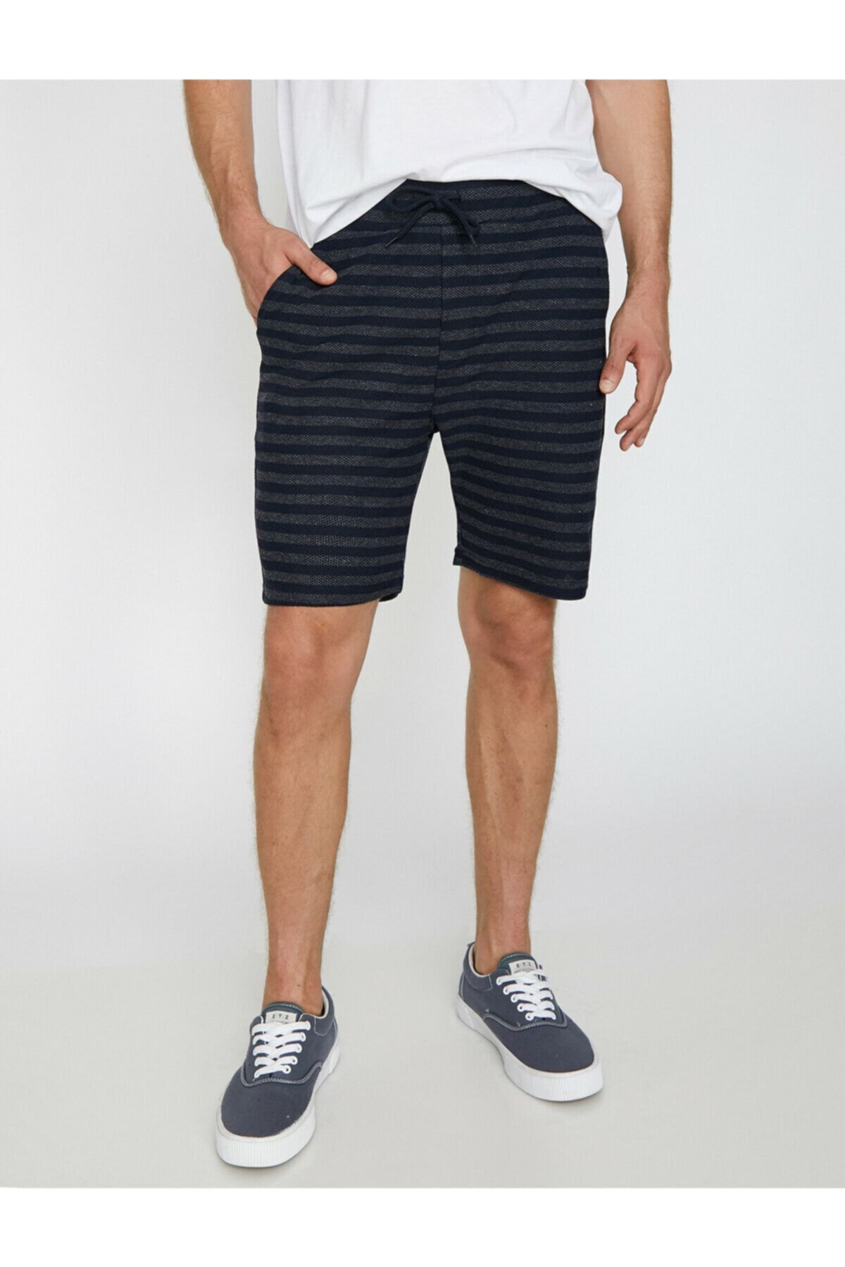 Koton-Striped Patterned Fabric Shorts with Pockets 3