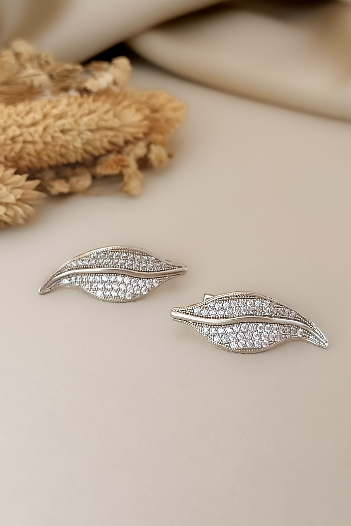 cosita Silver Vintage Zircon Stone Row Leaf Modern Design Dress Combination Daily Modern Luxury Earrings