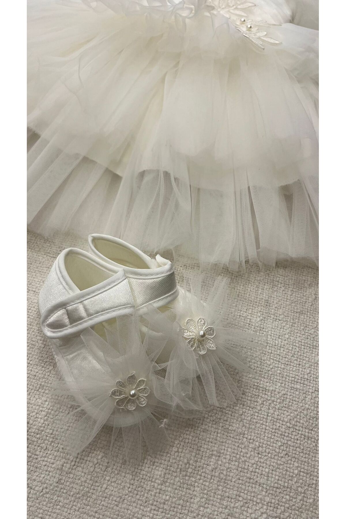 Pugi Baby kız bebek mevlüt elbise seti kat kat tül detaylı fotoğrafı 3 (önizleme)