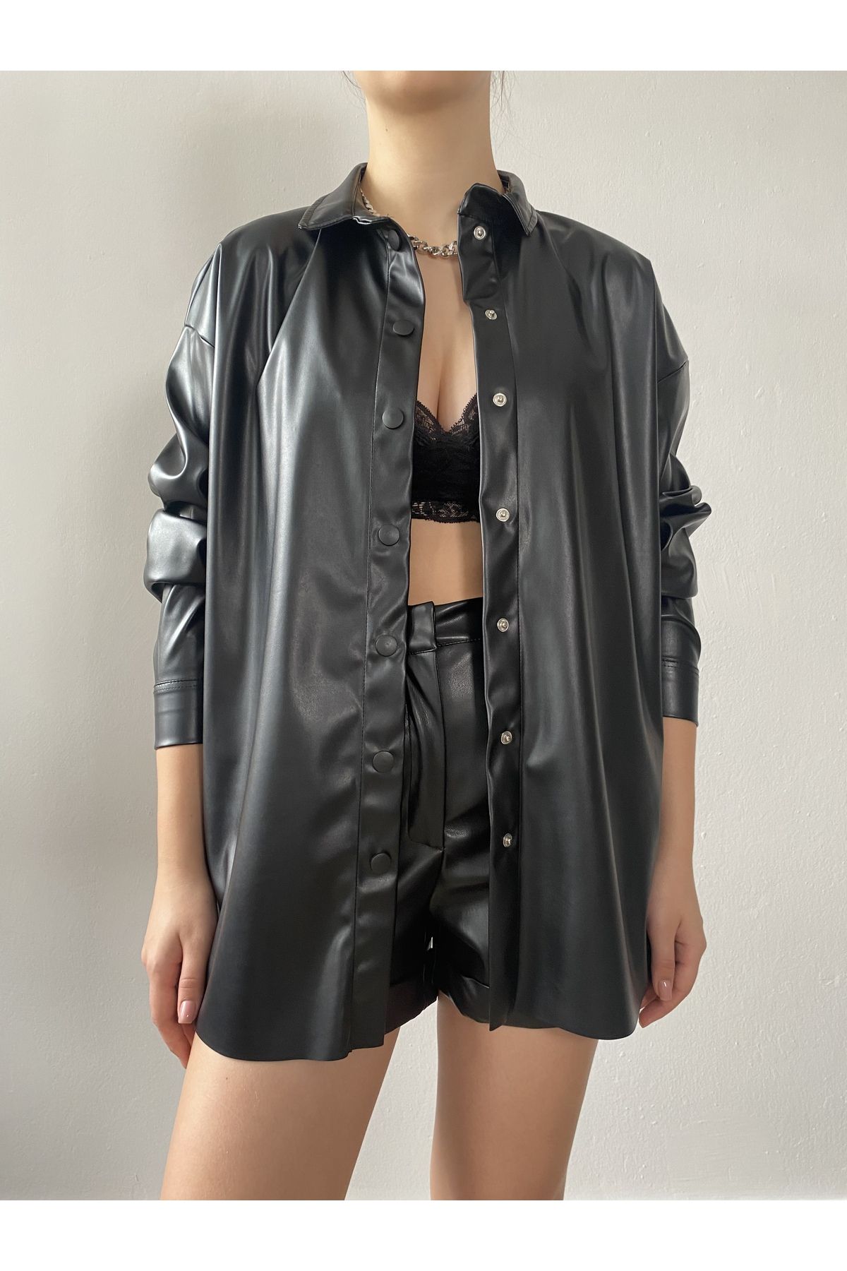 https://cdn.dsmcdn.com/ty1081/product/media/images/prod/SPM/PIM/20231207/14/c171056f-0e44-3a9e-8e94-4ad2de98b3f4/1_org_zoom.jpg