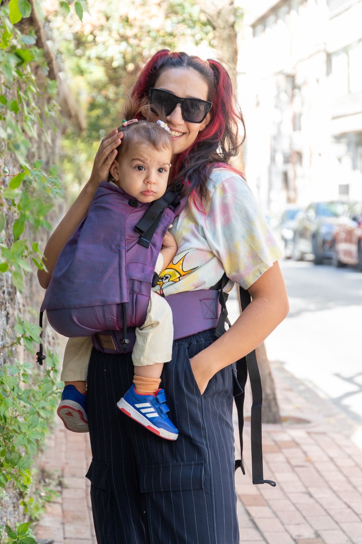 Huggyberry Huggy Plus Toddler Size Carrier - Berry fotoğrafı 3 (önizleme)