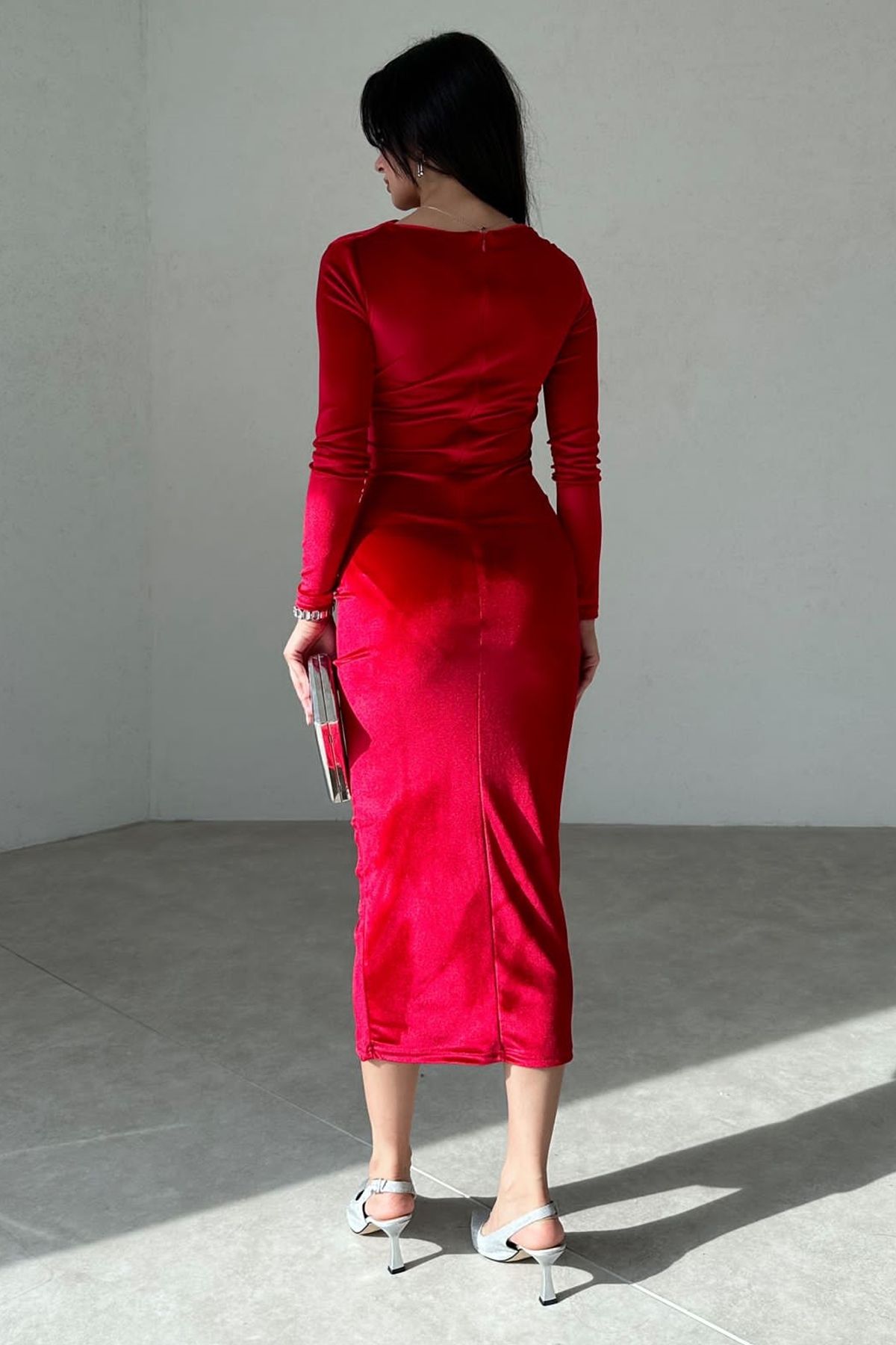 Pencil cut dress with store sleeves