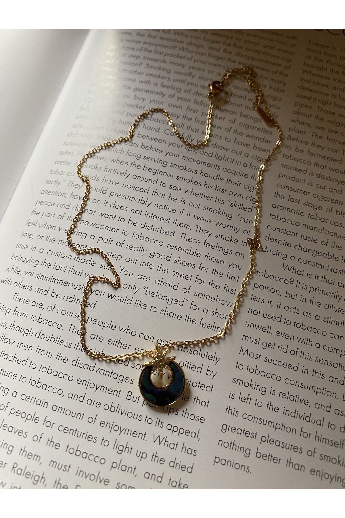 Hologram cheap necklace gold