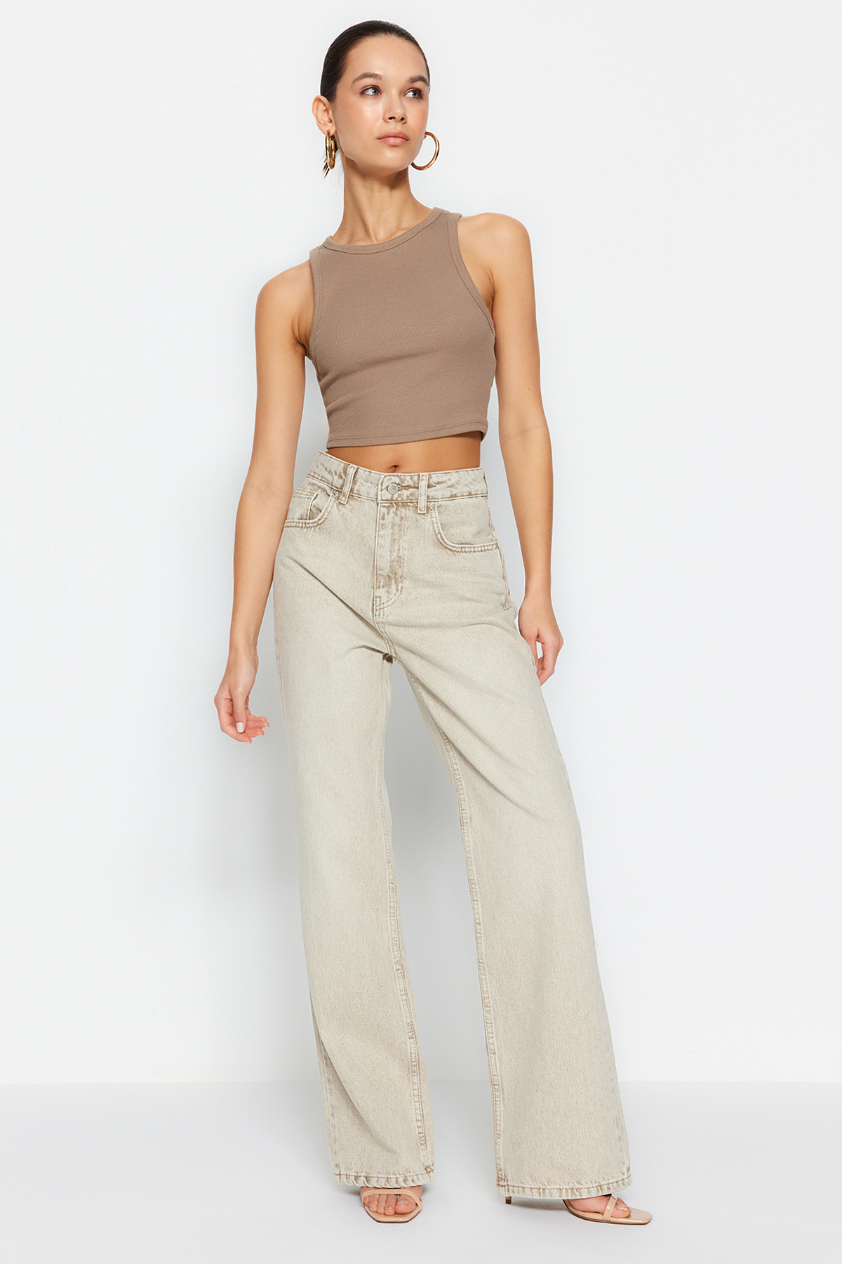 Trendyolmilla  Bej Soluk Efekt Vintage Normal Bel Wide Leg Geniş Paça %100 Pamuk Non-Stretch Jeans TWOSS24JE00011 - Görsel 4