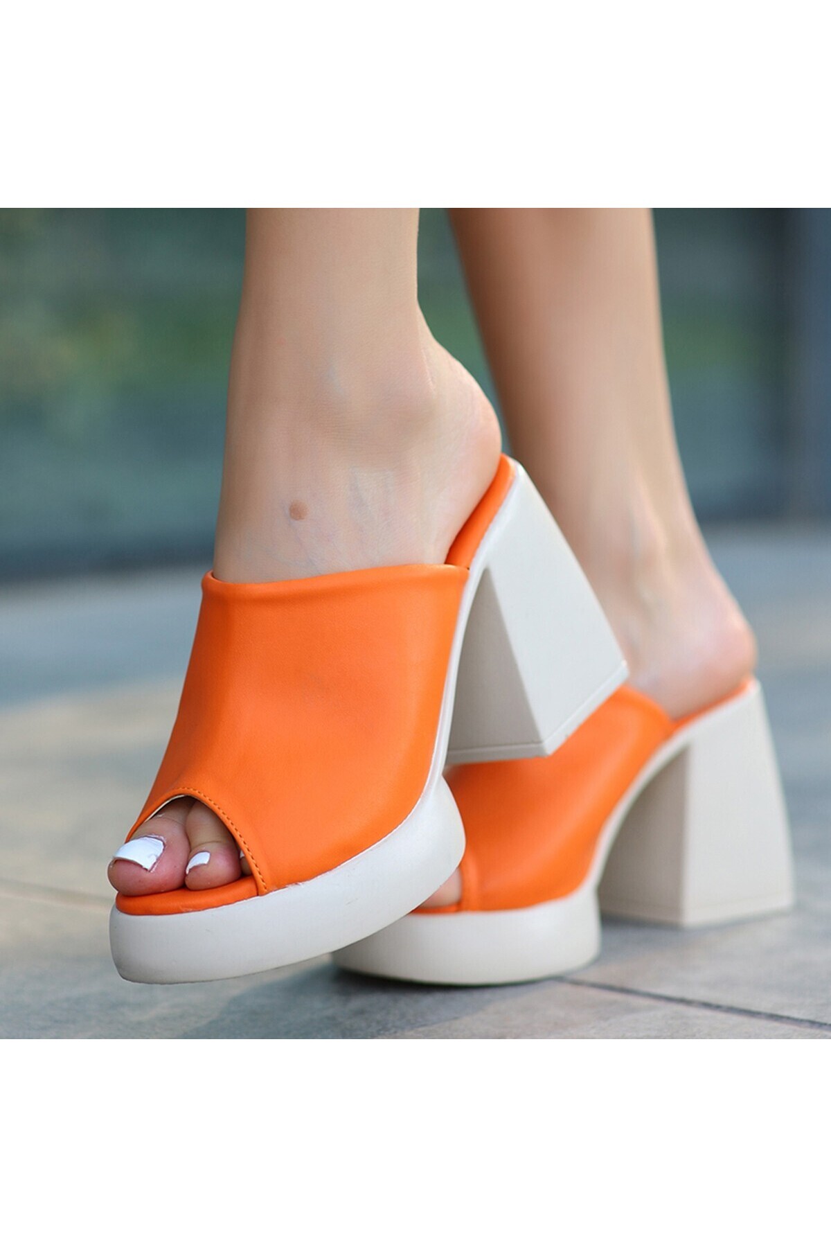 Diar Turuncu Cilt Topuklu Terlik