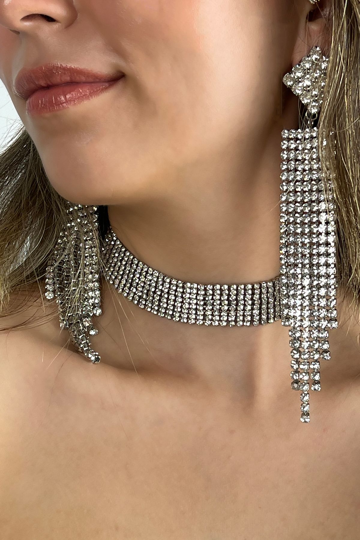 Silver shop rhinestone necklace