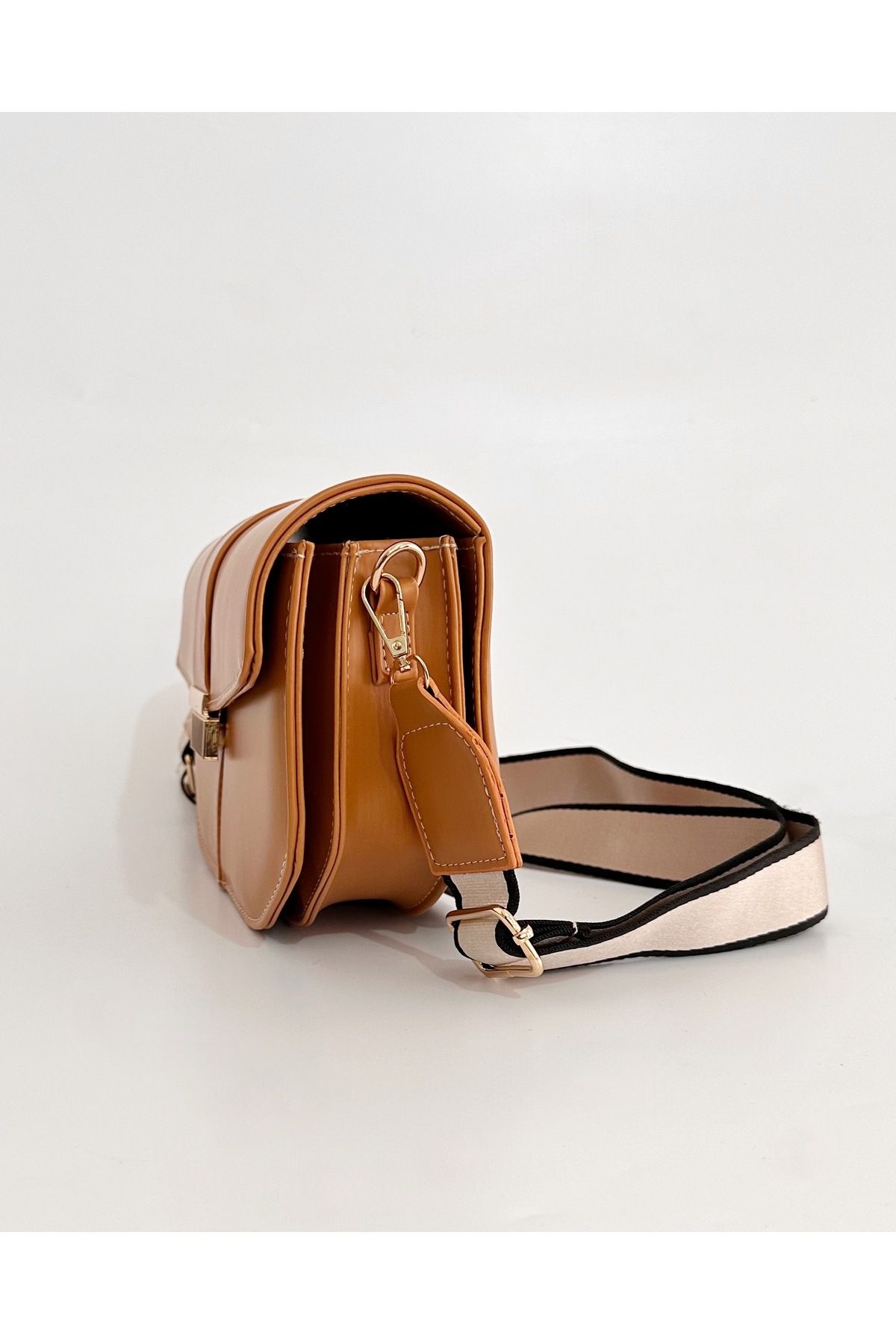 Mango hotsell stirrup bag