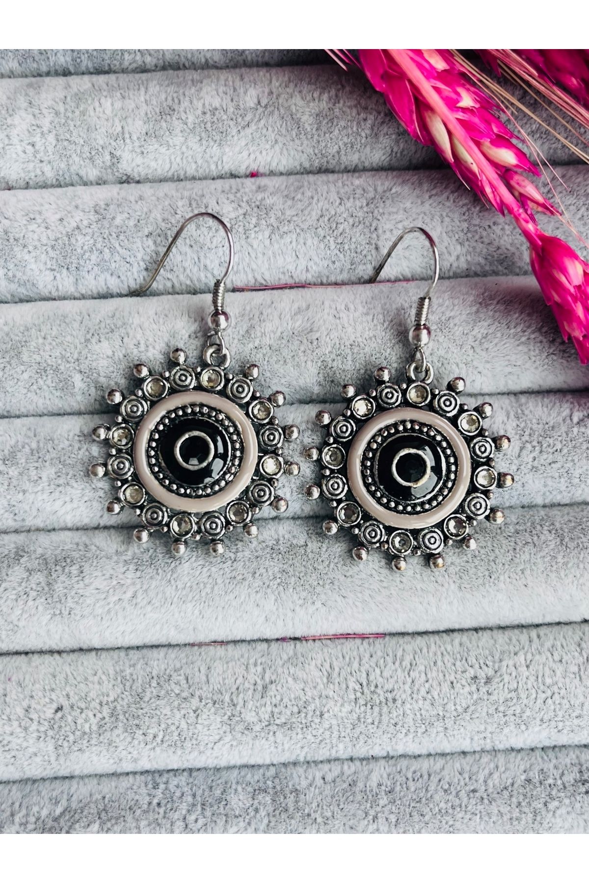 Vintage shop style jewellery