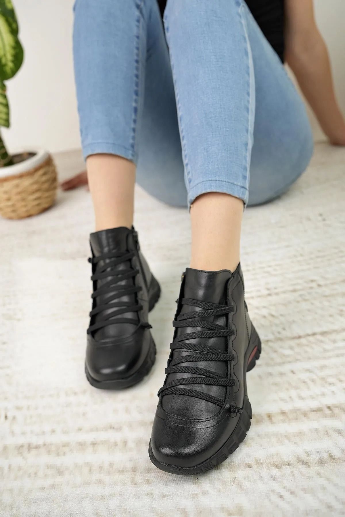 Mammamia Women s Black 100 Genuine Leather Elegant Boots Model Offering Stylish and Comfort Together with Its Innovative Style