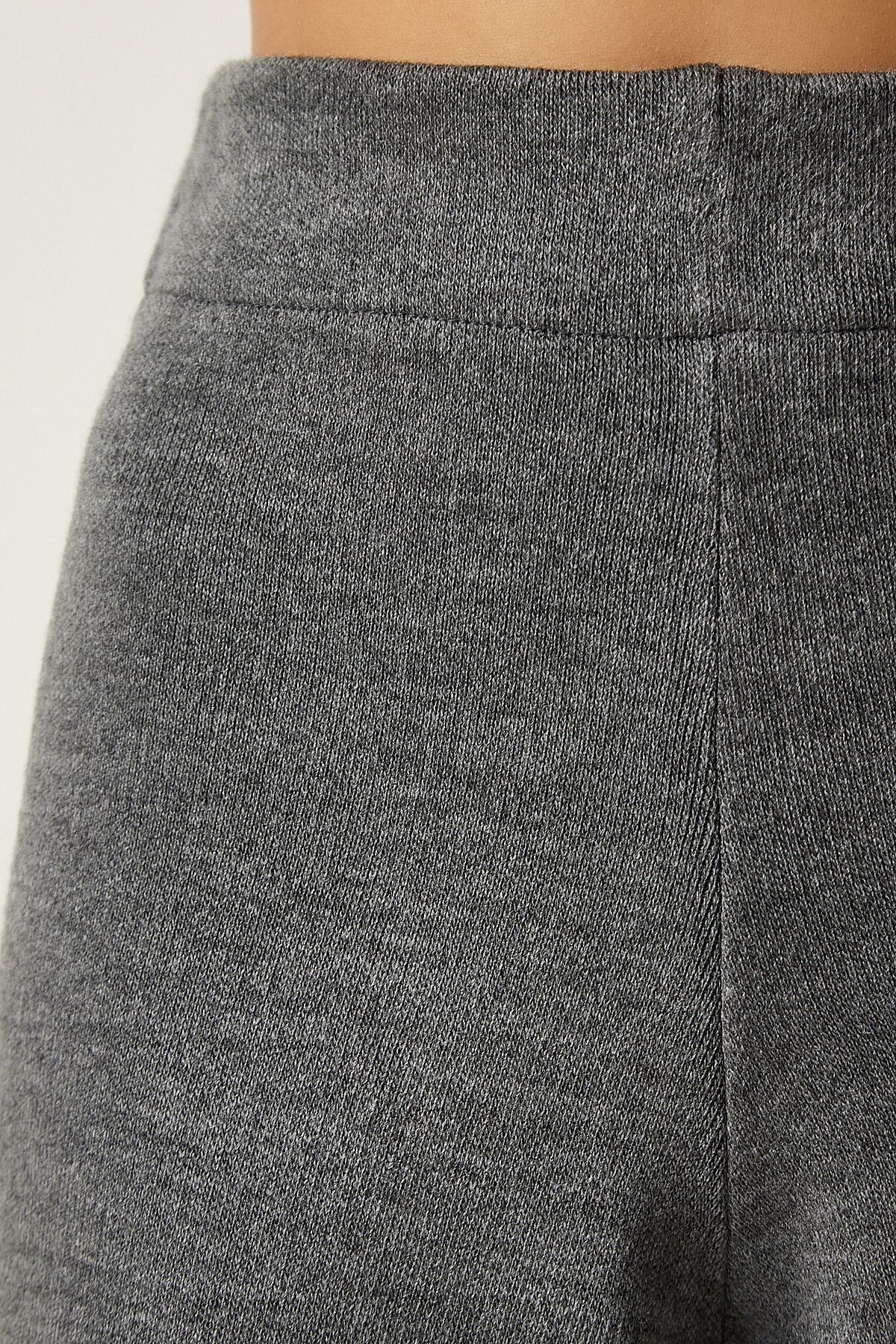 https://cdn.dsmcdn.com/ty1086/product/media/images/prod/PIM/20231212/11/1922043d-a8a9-4c4b-be49-a75ba714f163/1_org_zoom.jpg