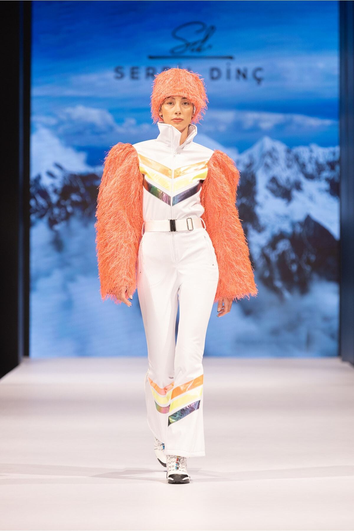 serpildinc Saçaklı Kol Detaylı Neon Şeritli Beyaz Kayak Tulumu