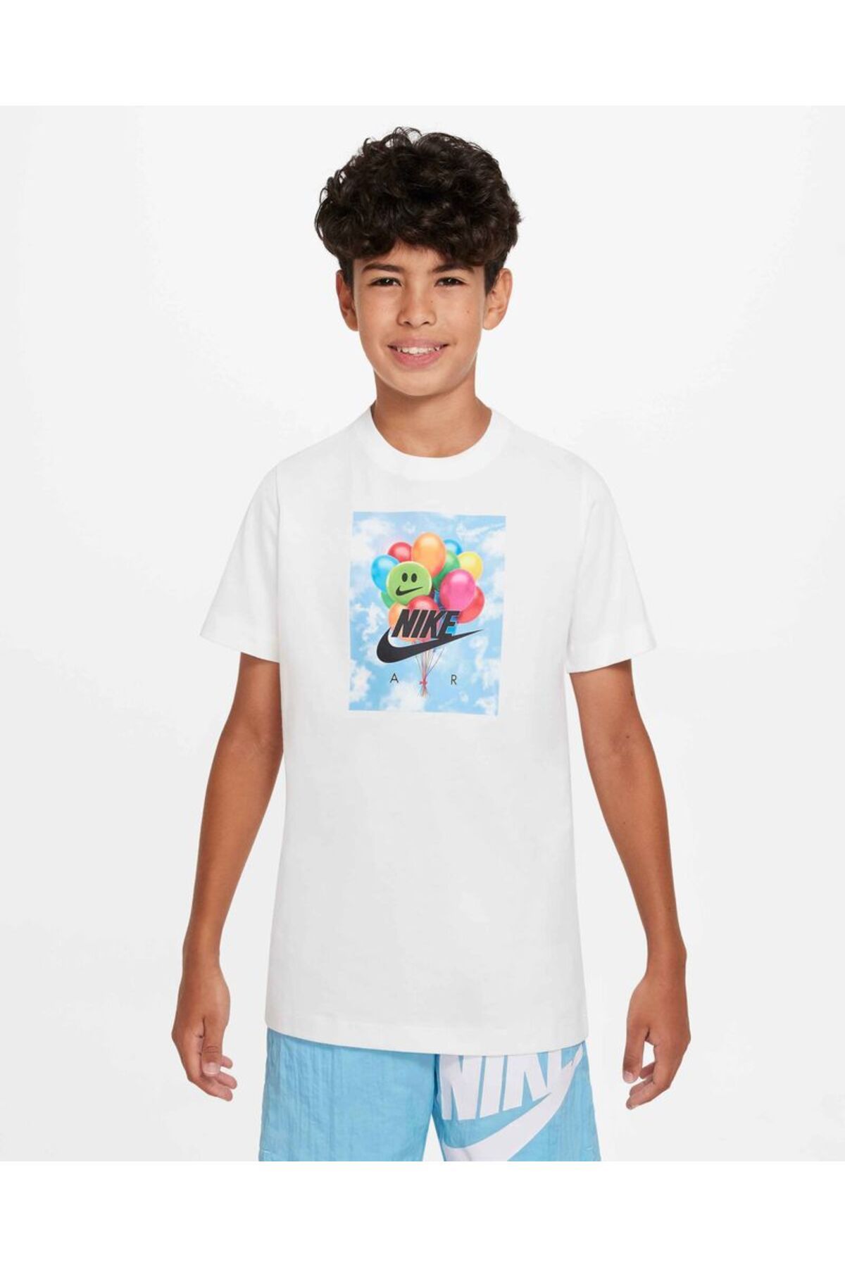 Boys white nike t shirt deals