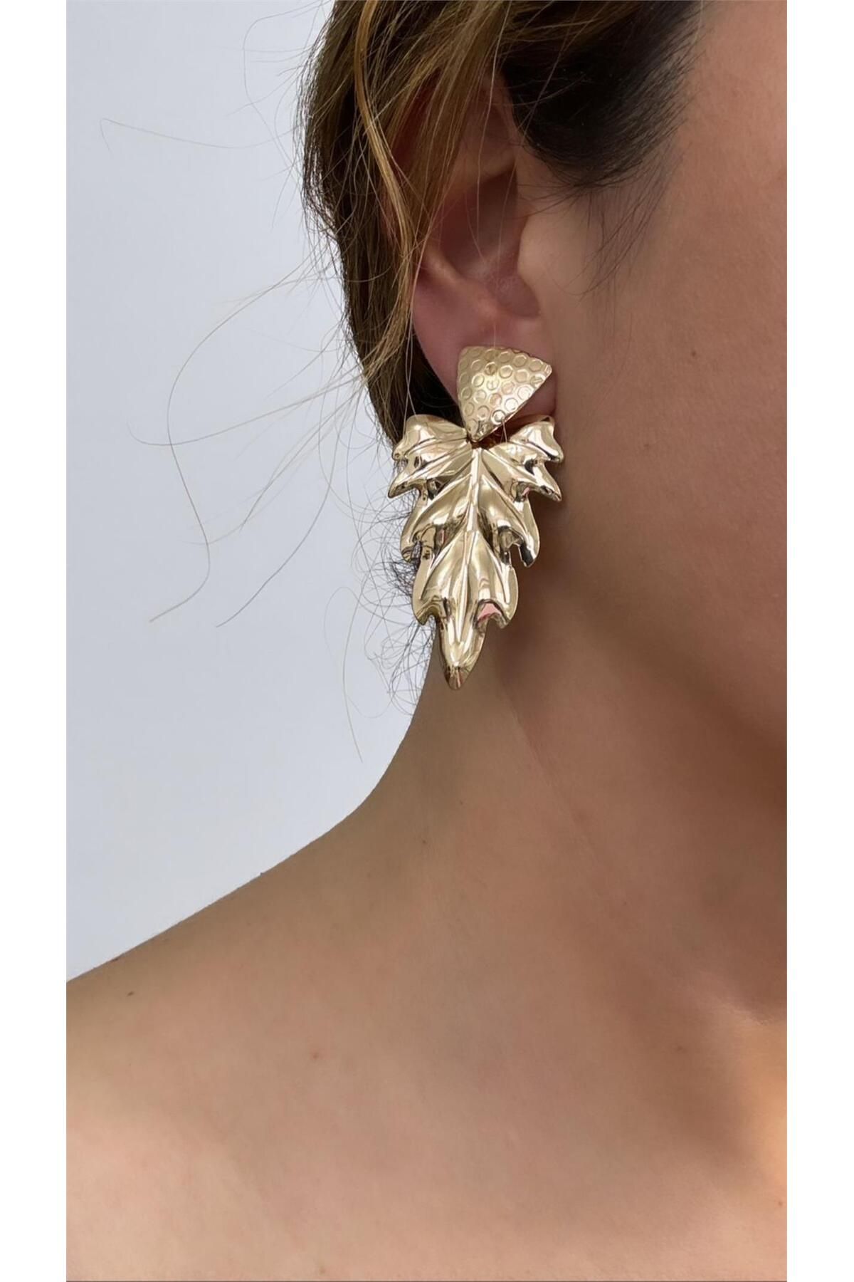 Pelin Aksesuar Gold Long Leaf Earrings