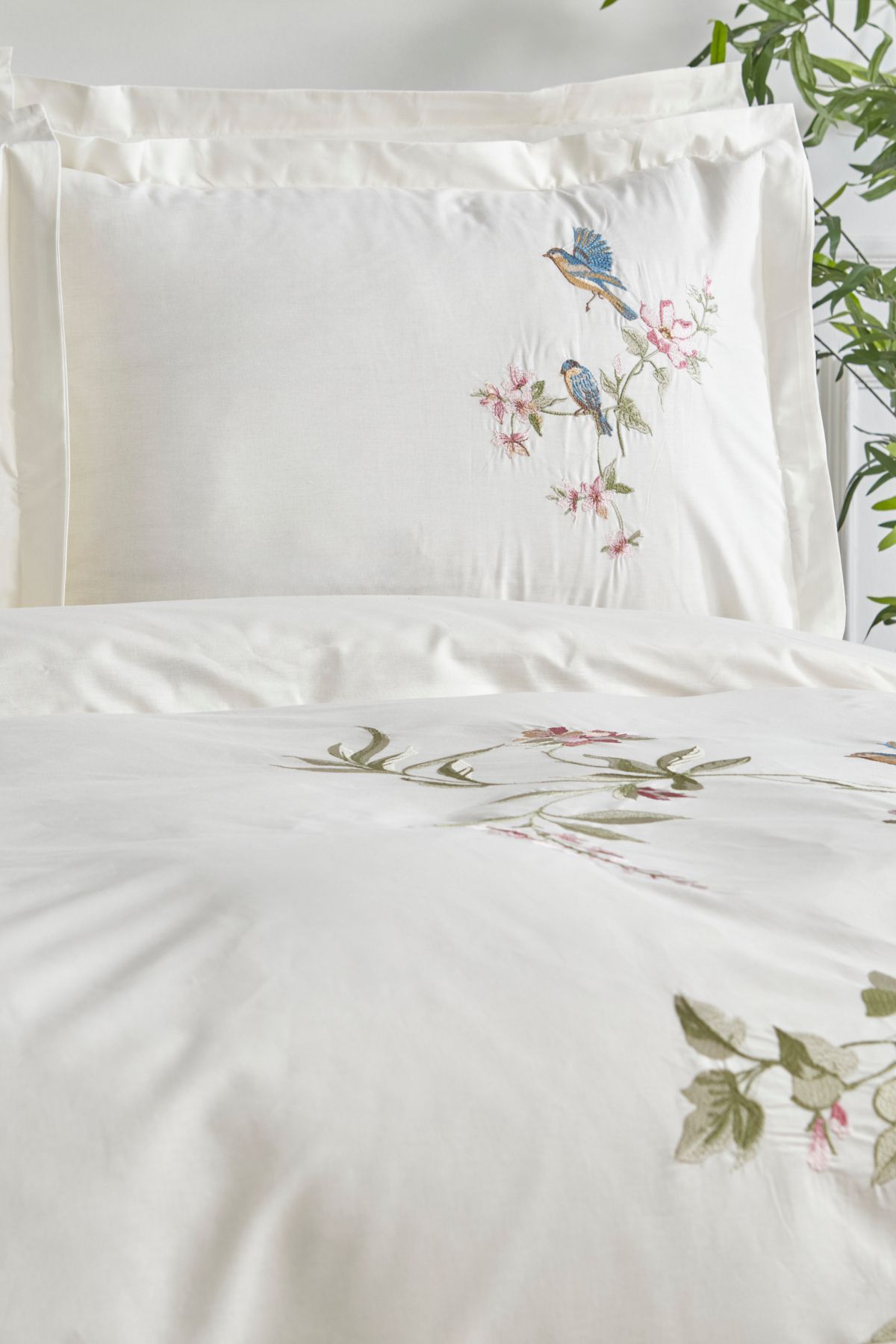 Karaca Home-Caroline 100% Cotton Double Embroidered Duvet Cover Set White 4