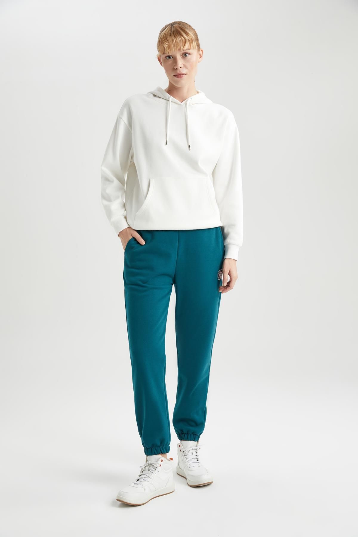 Thick sweatpants with pockets sale