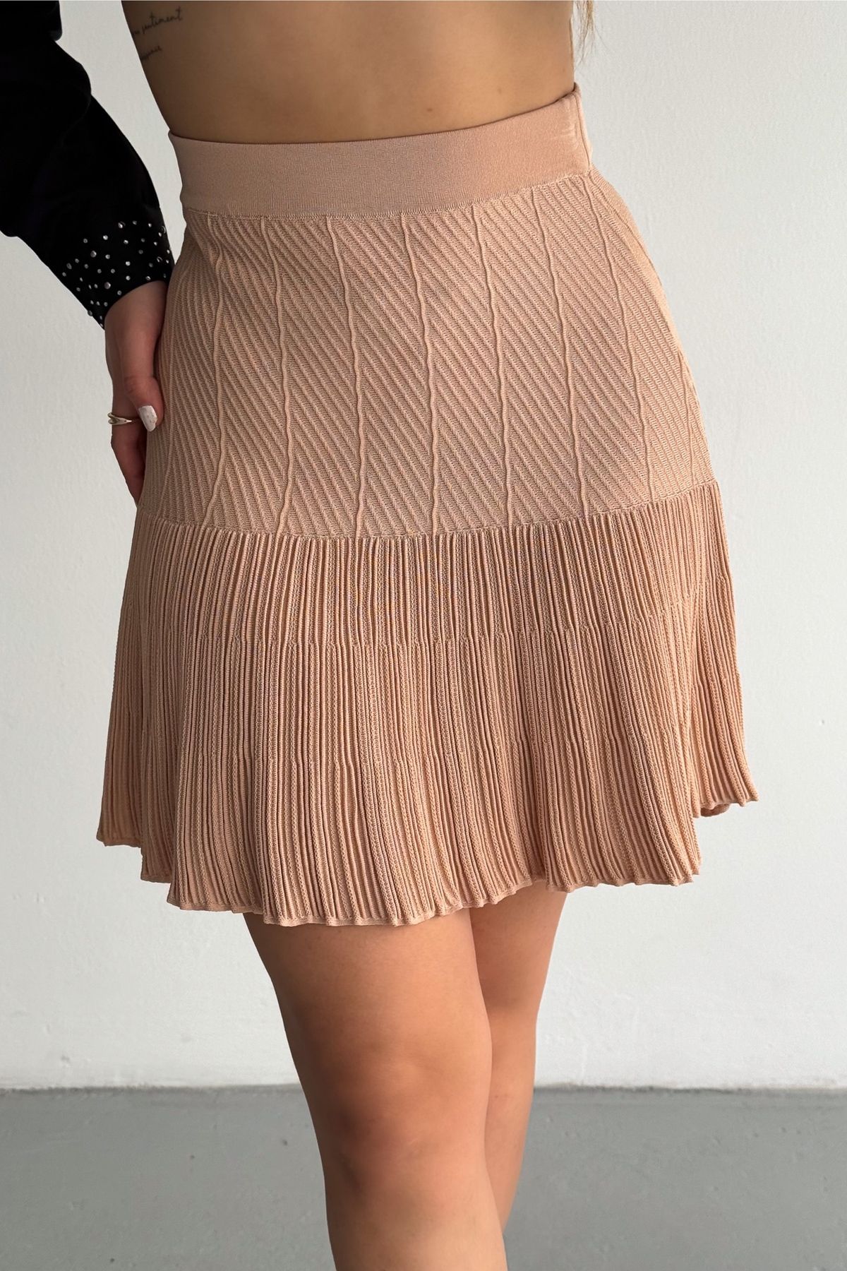 Short new arrivals skirt rayon