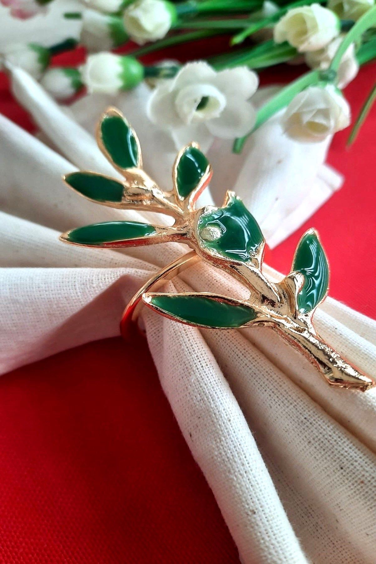 Green napkin store rings