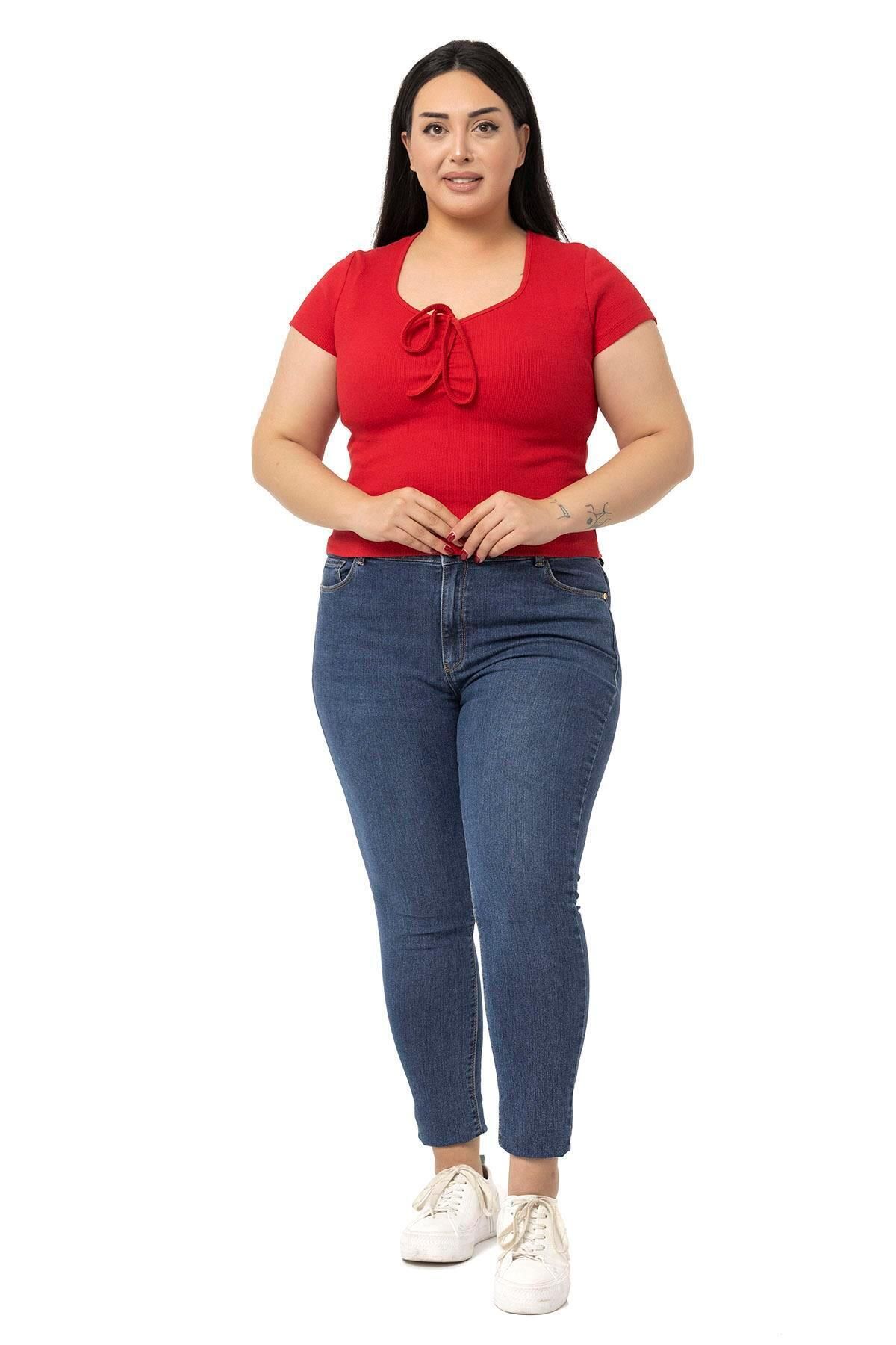 DISENTIS MODEST-Plus Size Half Sleeve Camisole Red Body with Lace Detail on the Chest 4