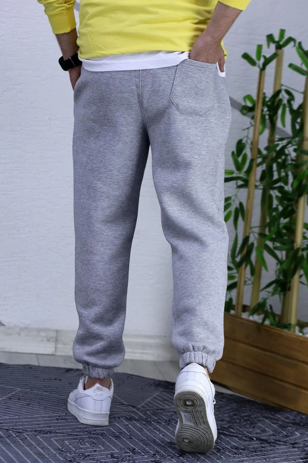 Thick 2025 material sweatpants