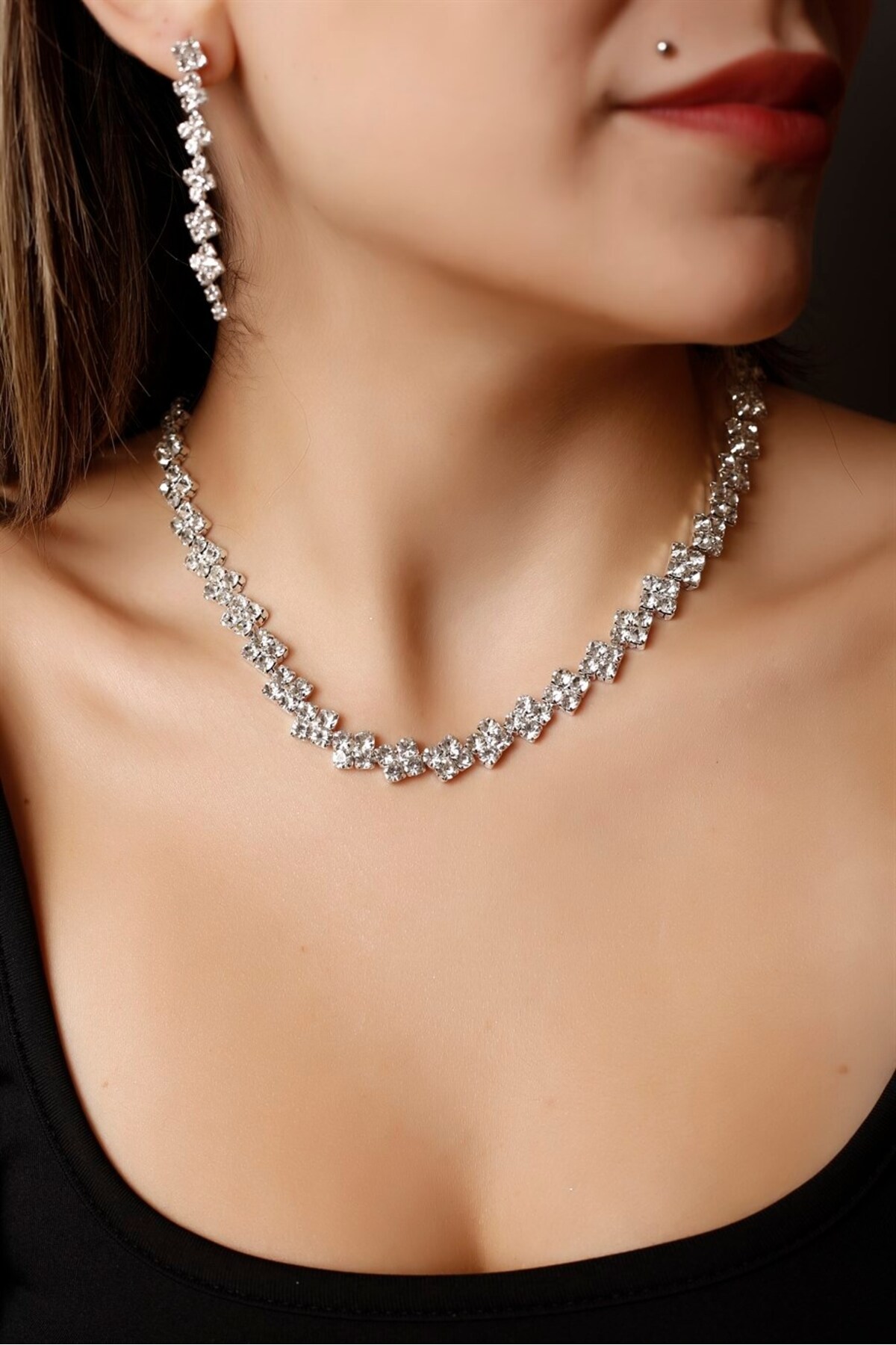 Stylish Silver Color Diamond Patterned Zircon Gemstone Jewelry Set Diamond Silver Plated Waterway Evening Niche