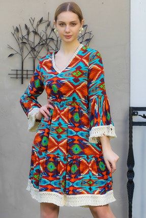 Kadın Kiremit V Yaka Tribal Desenli Dantelli Dokuma Mini Elbise M10160000EL95007