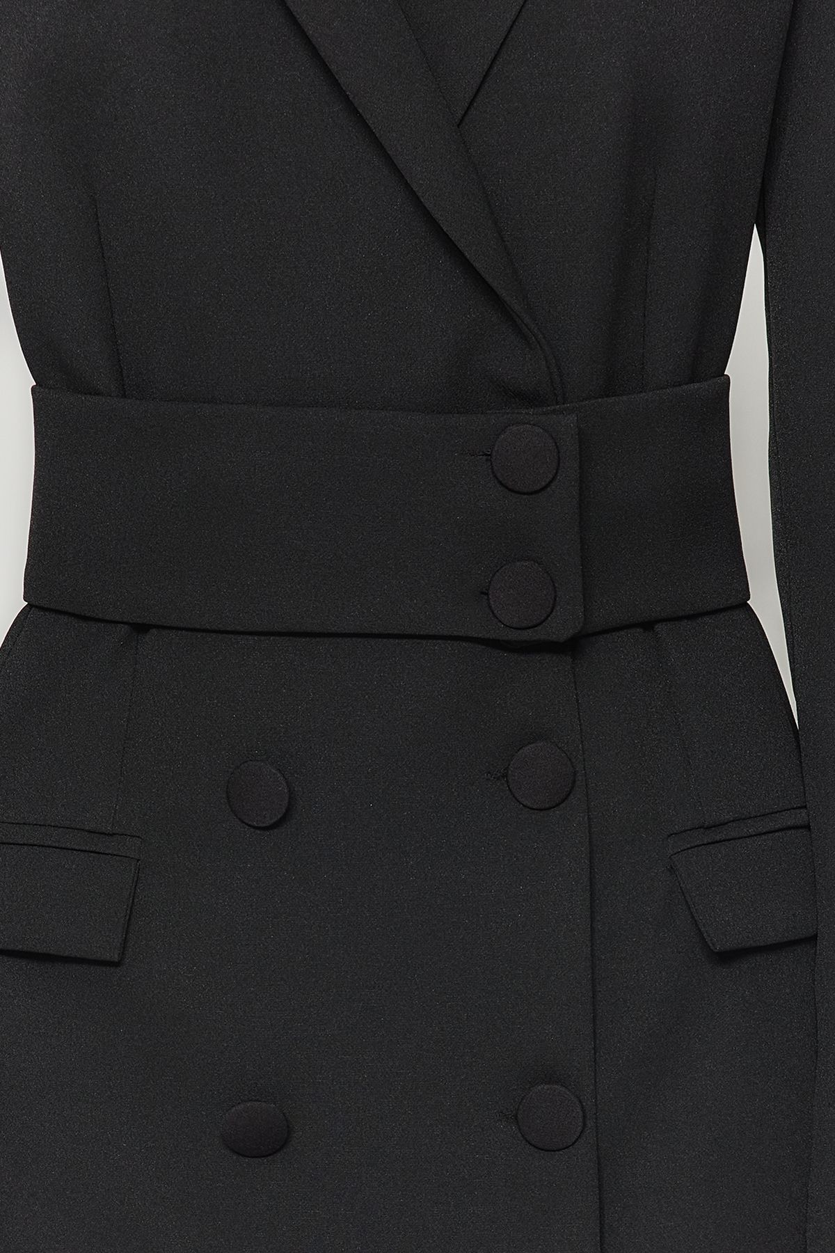 Trendyol Collection-Schwarzes Mini-Webkleid mit gewebten Knöpfen und Gürtel TWOAW24EL00497 4