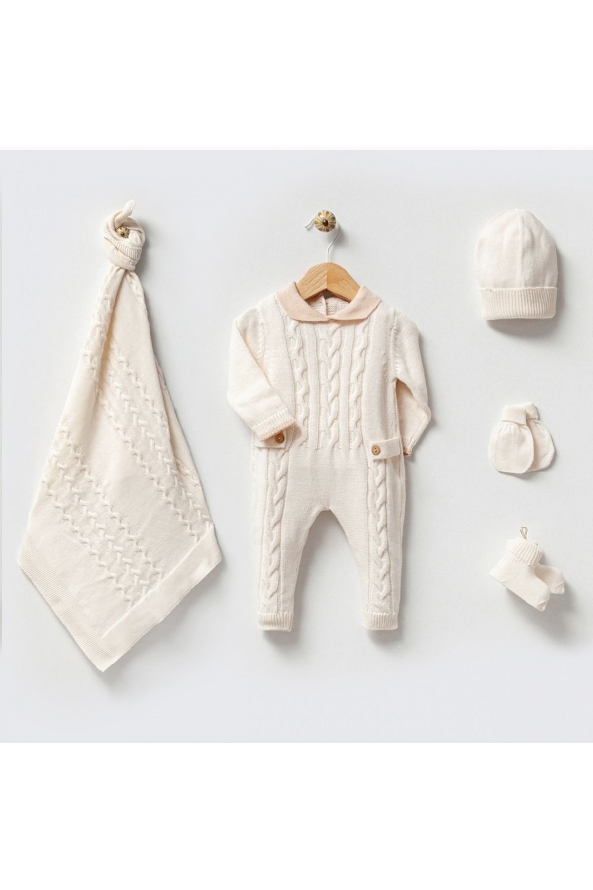 Newborn store knitwear set