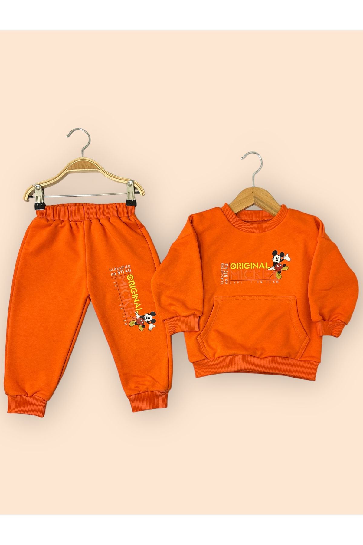 Kids shop orange sweatsuit
