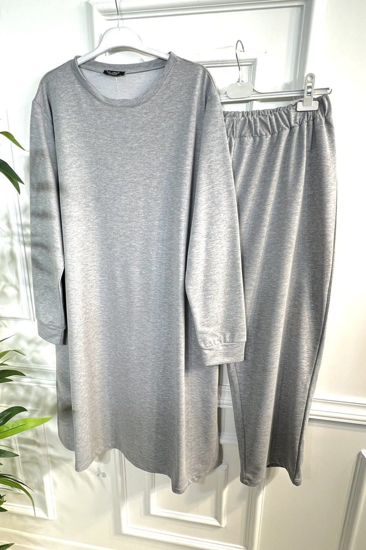 Aşkı Endam-Ugur Long Two Thread Set with Slits on the Sides - Gray 3
