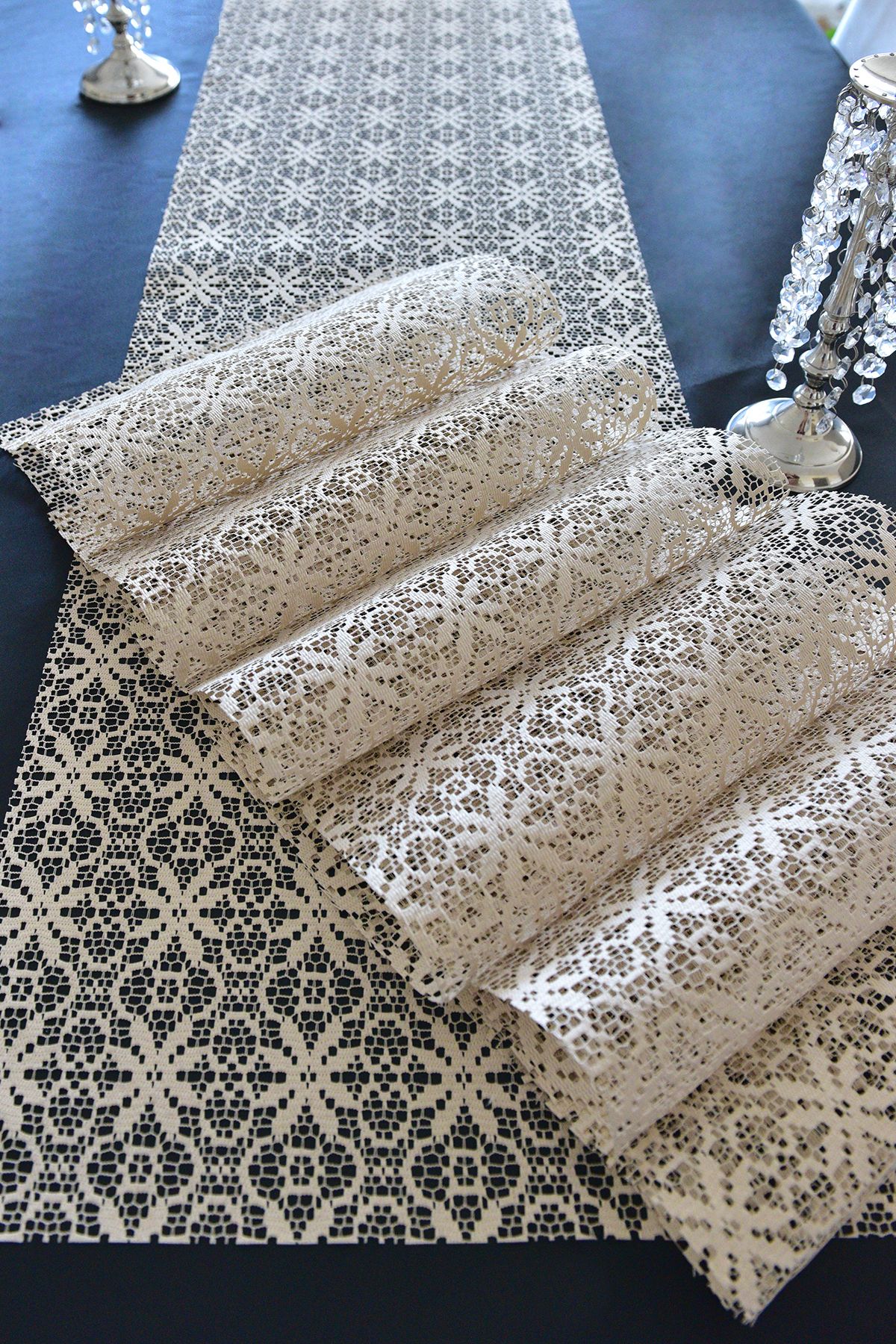 Setekshome-Flower Pattern Cream Placemat and Runner 4 Pieces 1