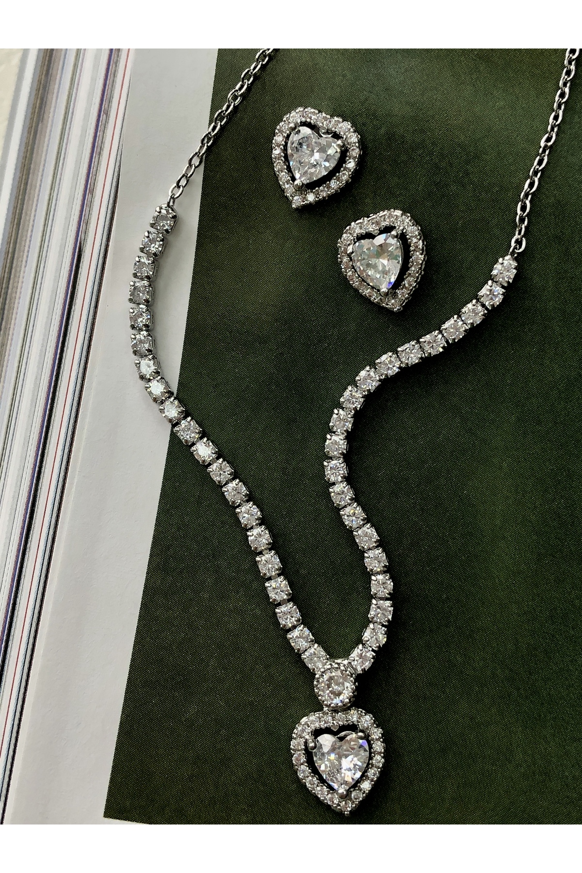 Premium Kalpli Zirkon Taşlı Gümüş Kolye Küpe Set DRN15009 5