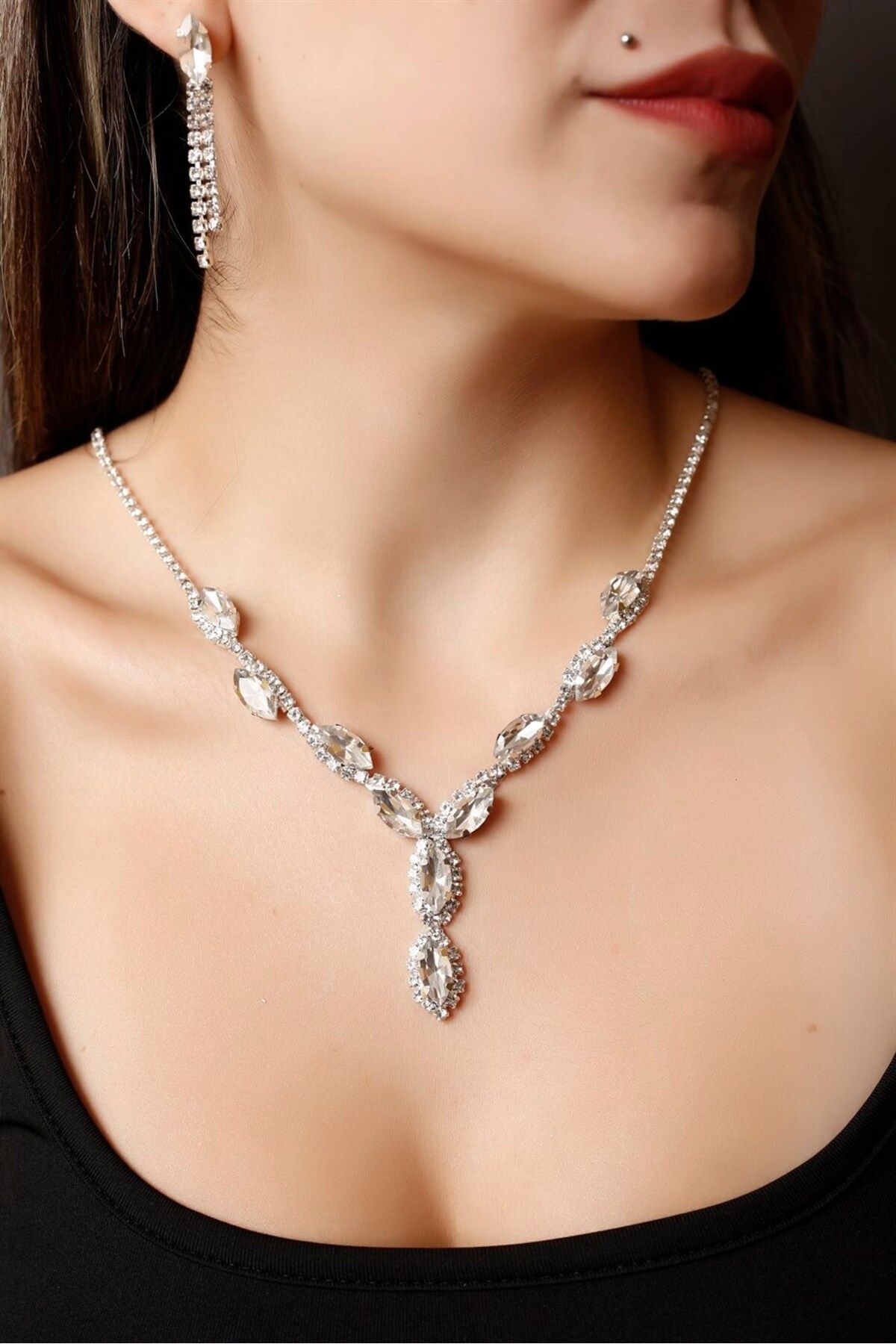 Swarovski elements necklace and earrings set discount