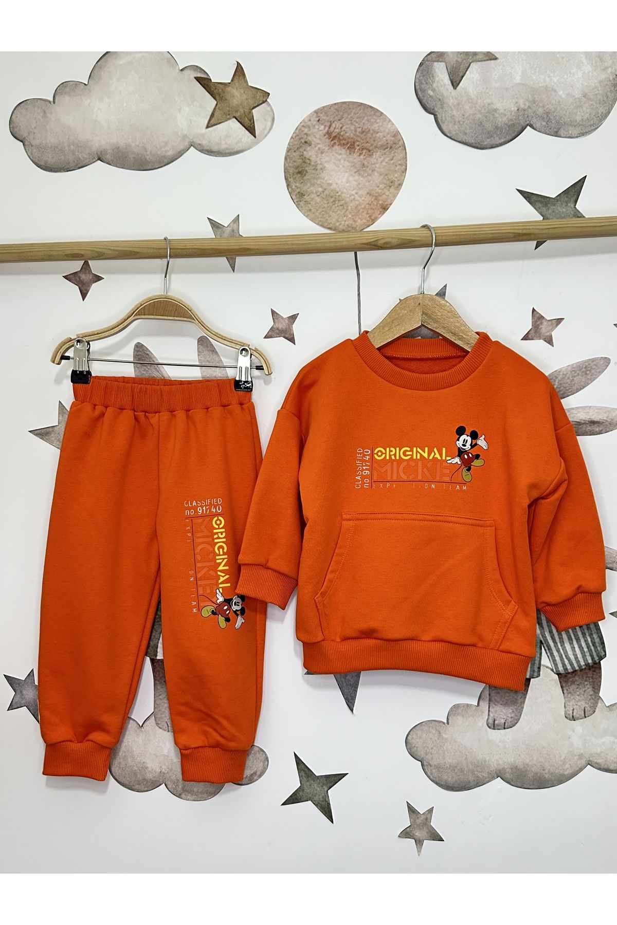 Orange shop sweatsuit kids