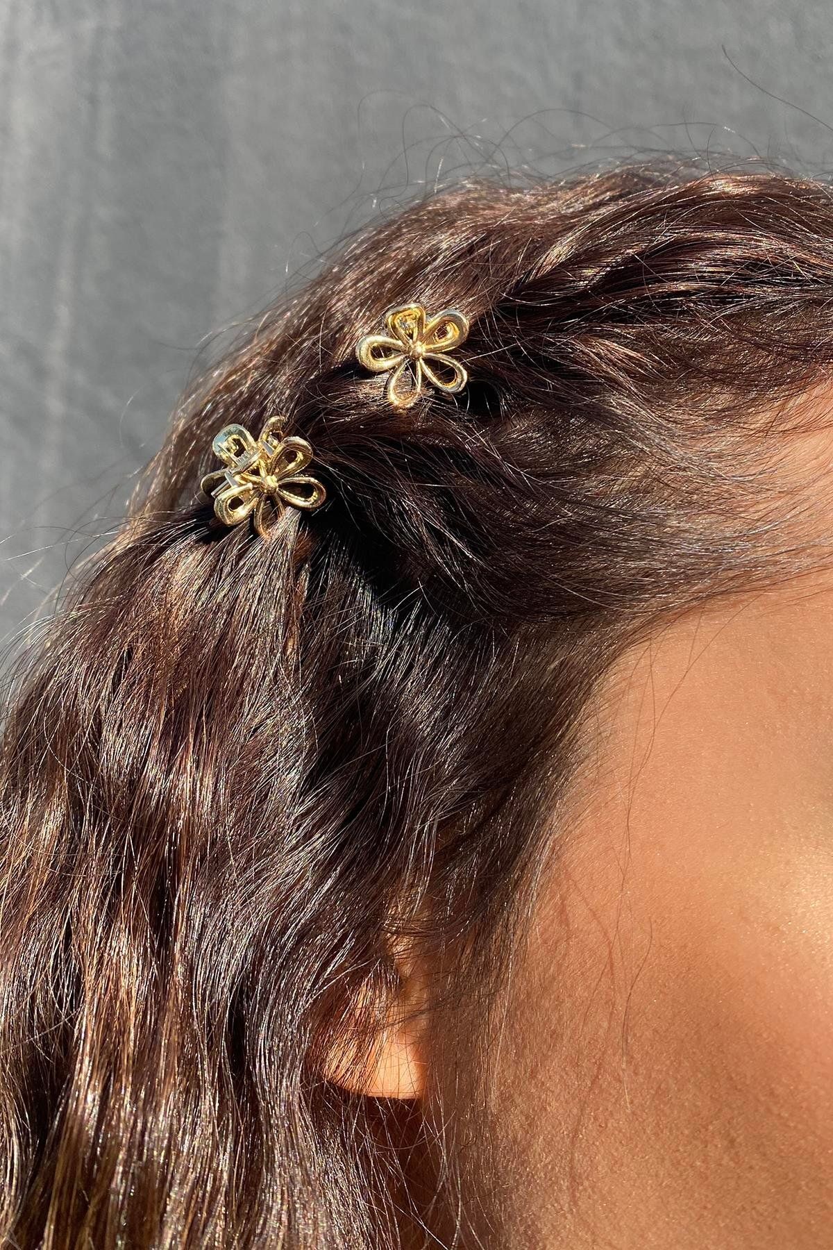 Gold flower clip deals