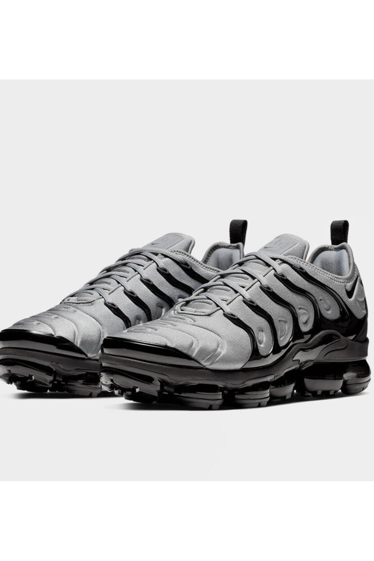 Dark grey clearance vapormax plus