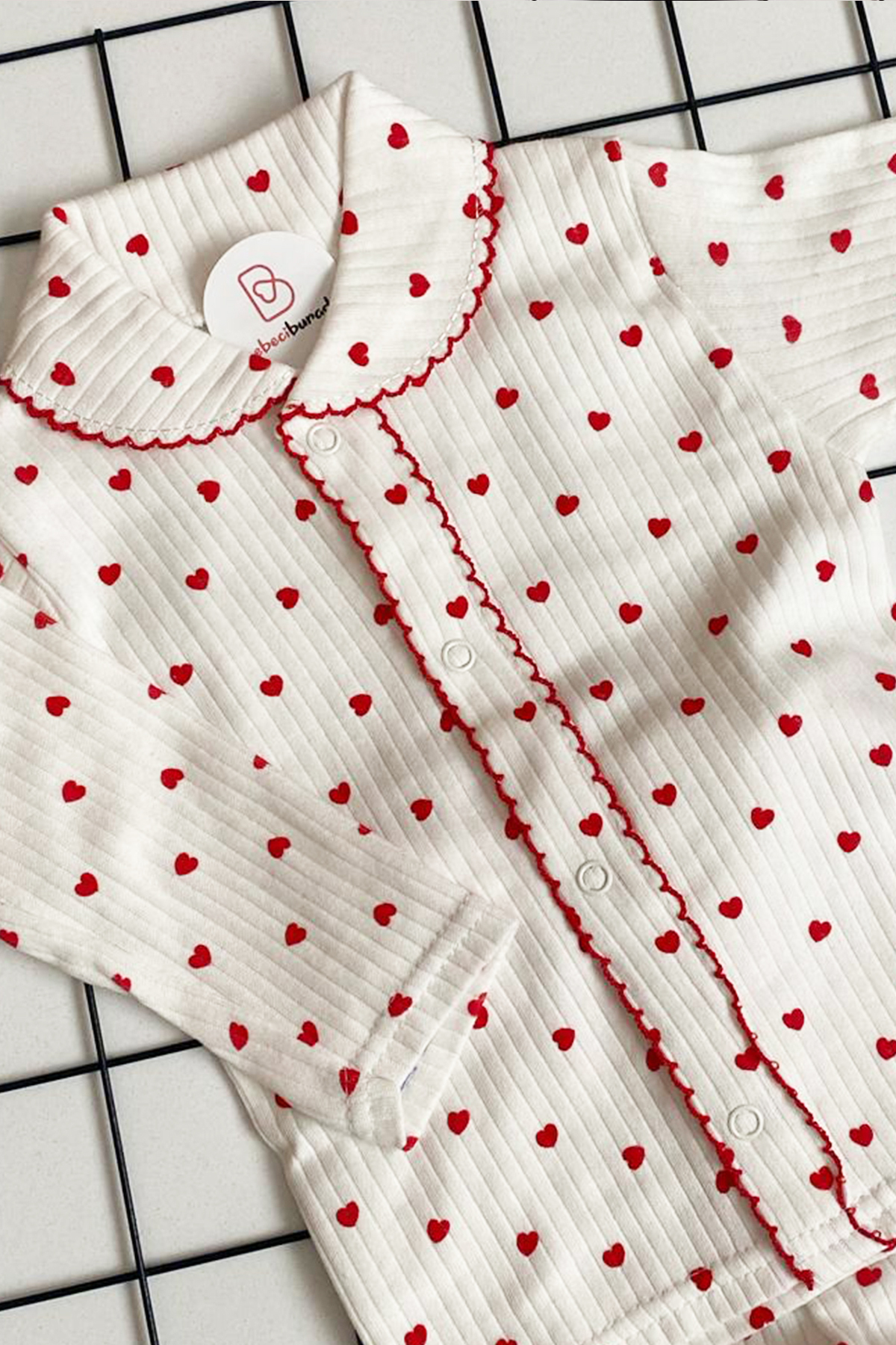 BEBECİBURADA Kalp Baskılı Önden Çıtçıtlı Bebek Pijama Takımı 0-6 fotoğrafı 2 (önizleme)